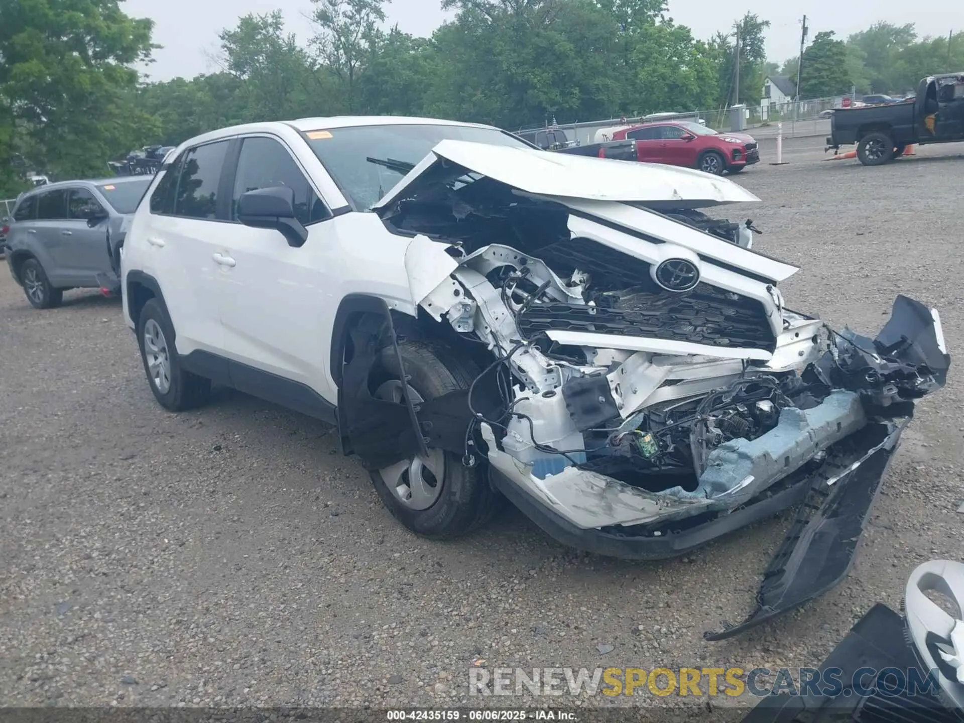 1 Photograph of a damaged car 2T3F1RFV5PW375614 TOYOTA RAV4 2023