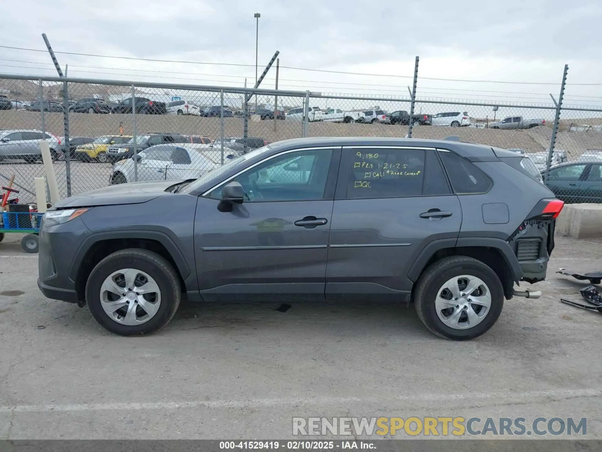 15 Photograph of a damaged car 2T3F1RFV8PW381021 TOYOTA RAV4 2023