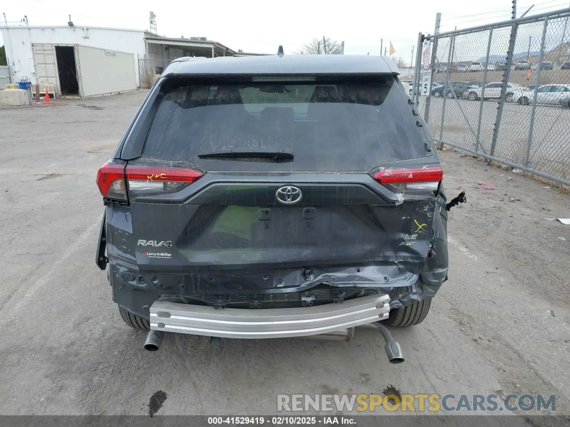 17 Photograph of a damaged car 2T3F1RFV8PW381021 TOYOTA RAV4 2023