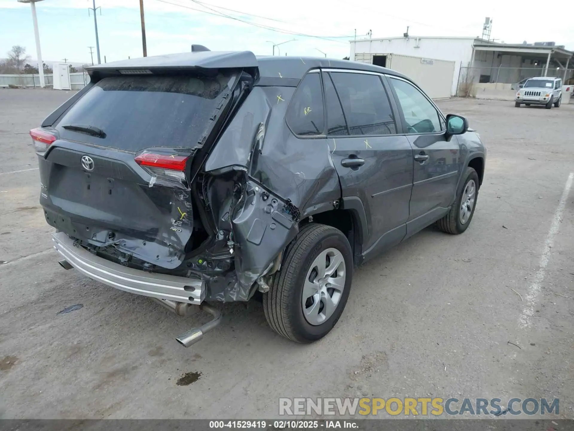 4 Photograph of a damaged car 2T3F1RFV8PW381021 TOYOTA RAV4 2023