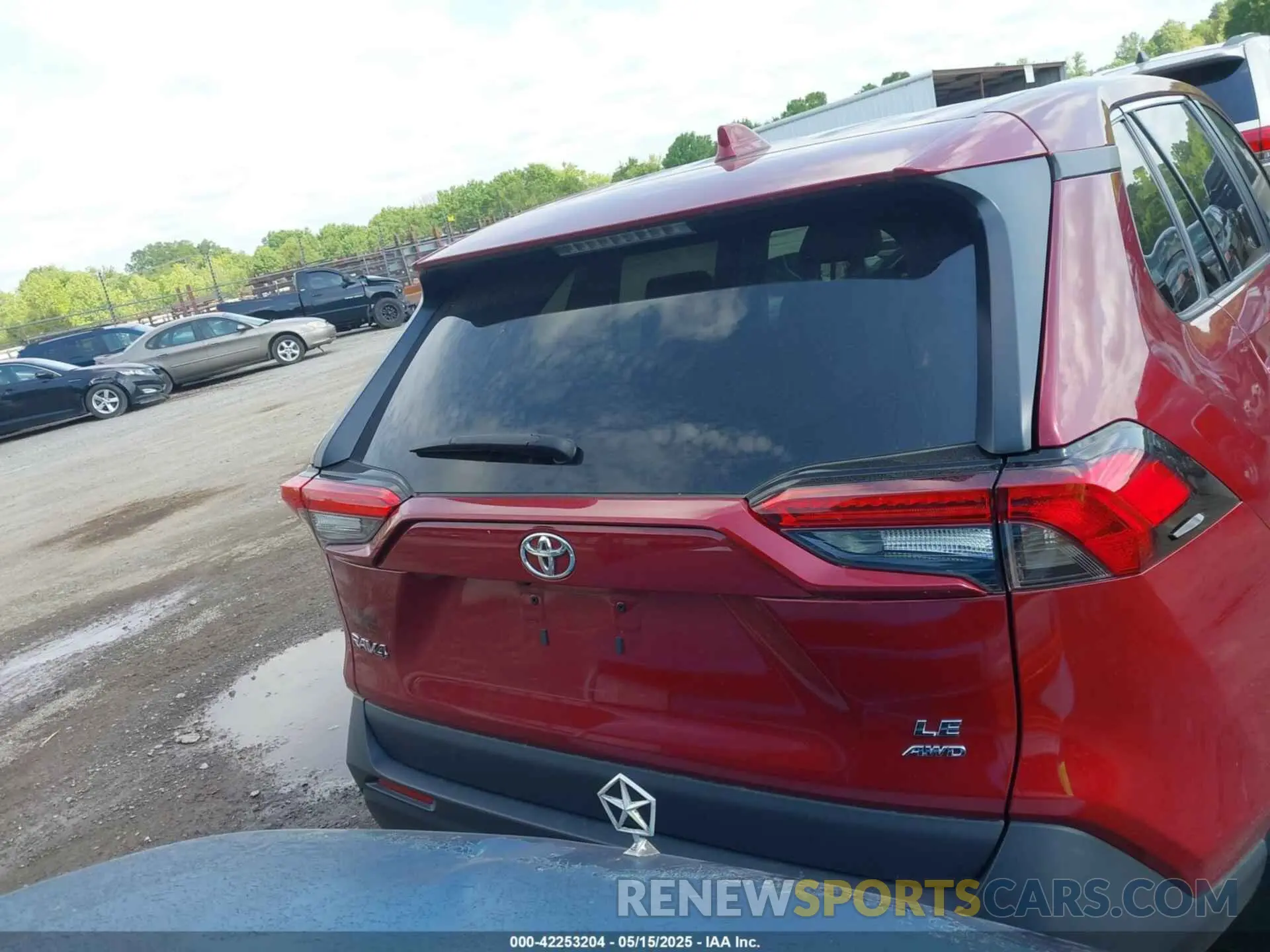 16 Photograph of a damaged car 2T3F1RFVXPW343189 TOYOTA RAV4 2023