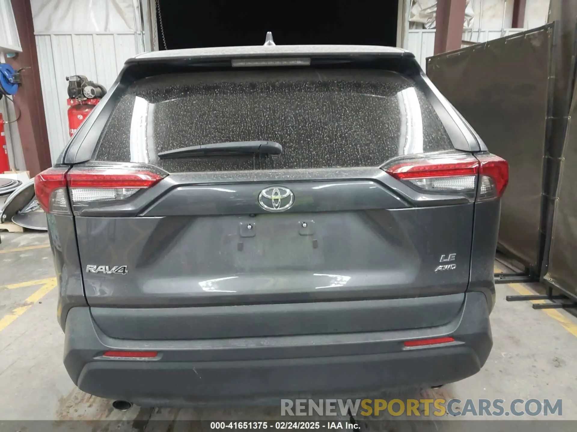 16 Photograph of a damaged car 2T3F1RFVXPW353544 TOYOTA RAV4 2023