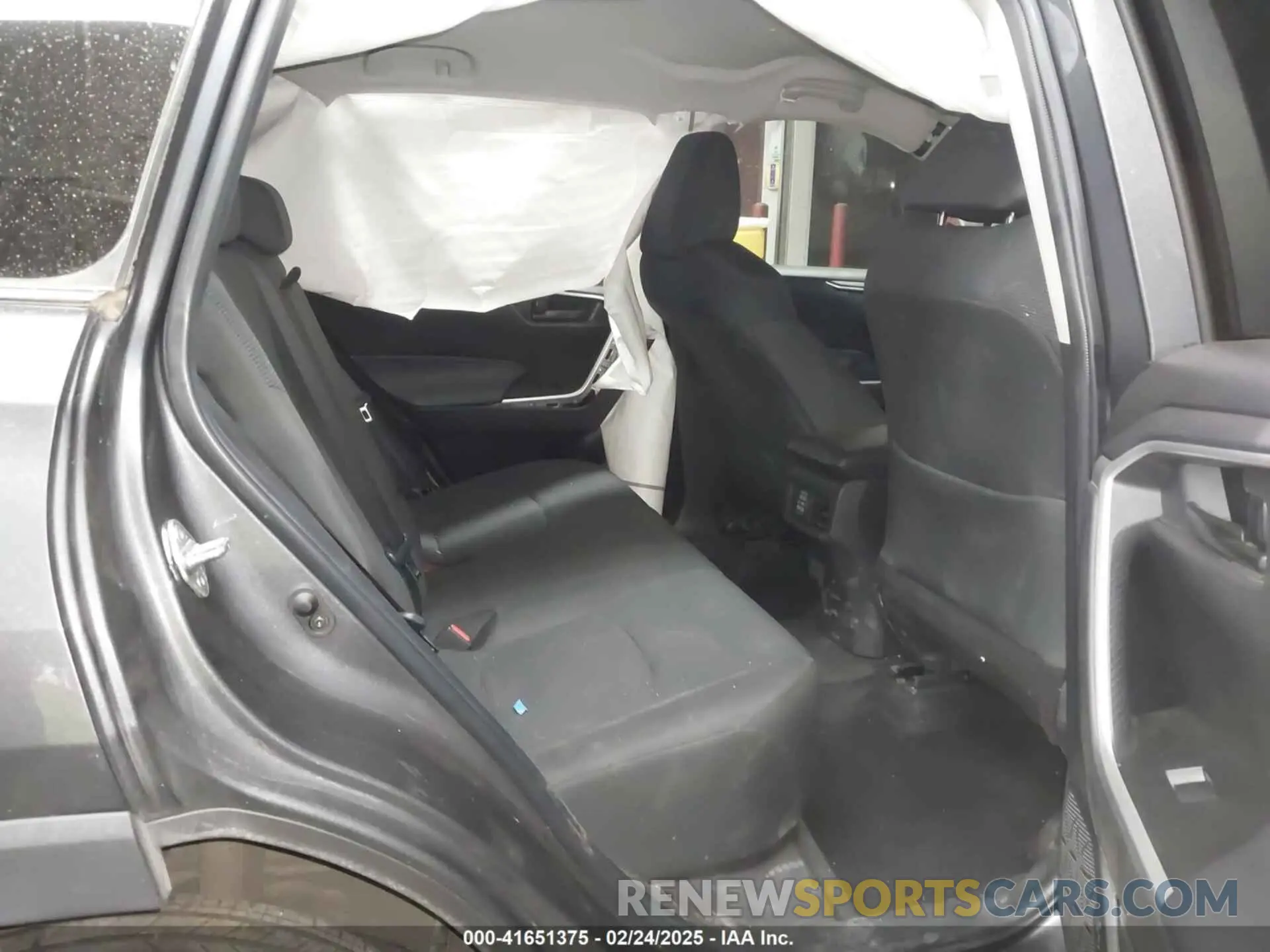 8 Photograph of a damaged car 2T3F1RFVXPW353544 TOYOTA RAV4 2023