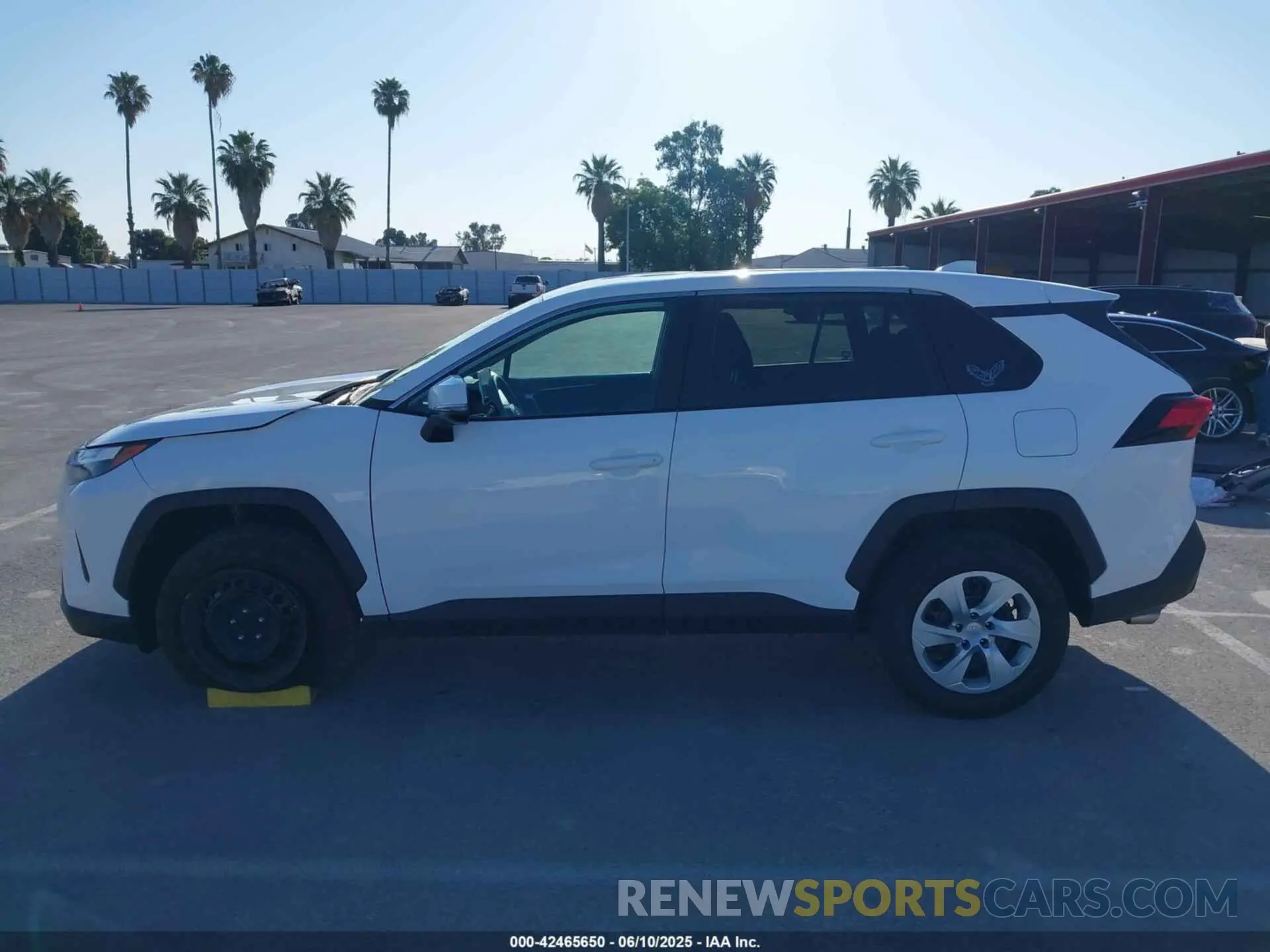 14 Photograph of a damaged car 2T3G1RFV0PC327864 TOYOTA RAV4 2023