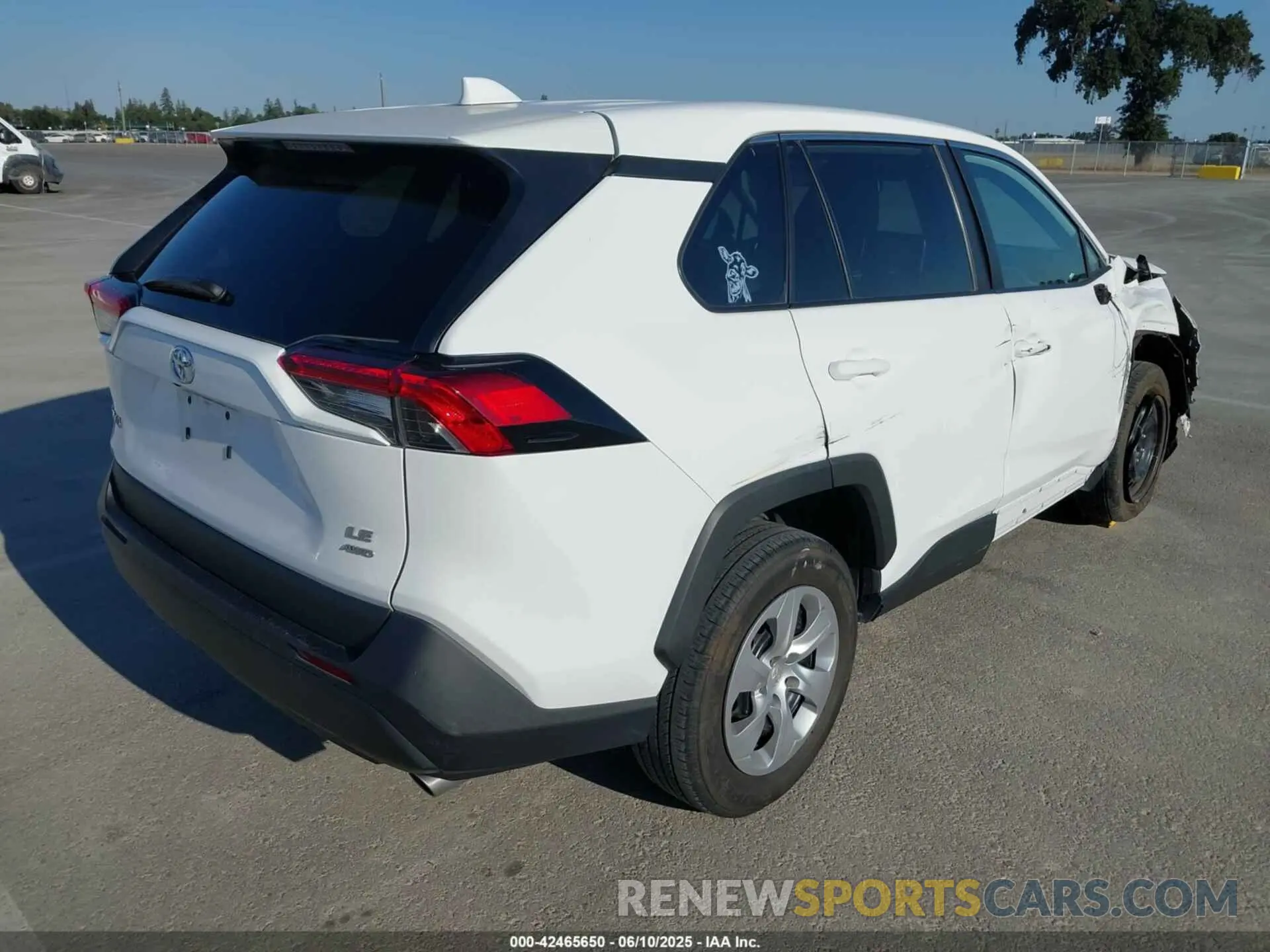 4 Photograph of a damaged car 2T3G1RFV0PC327864 TOYOTA RAV4 2023