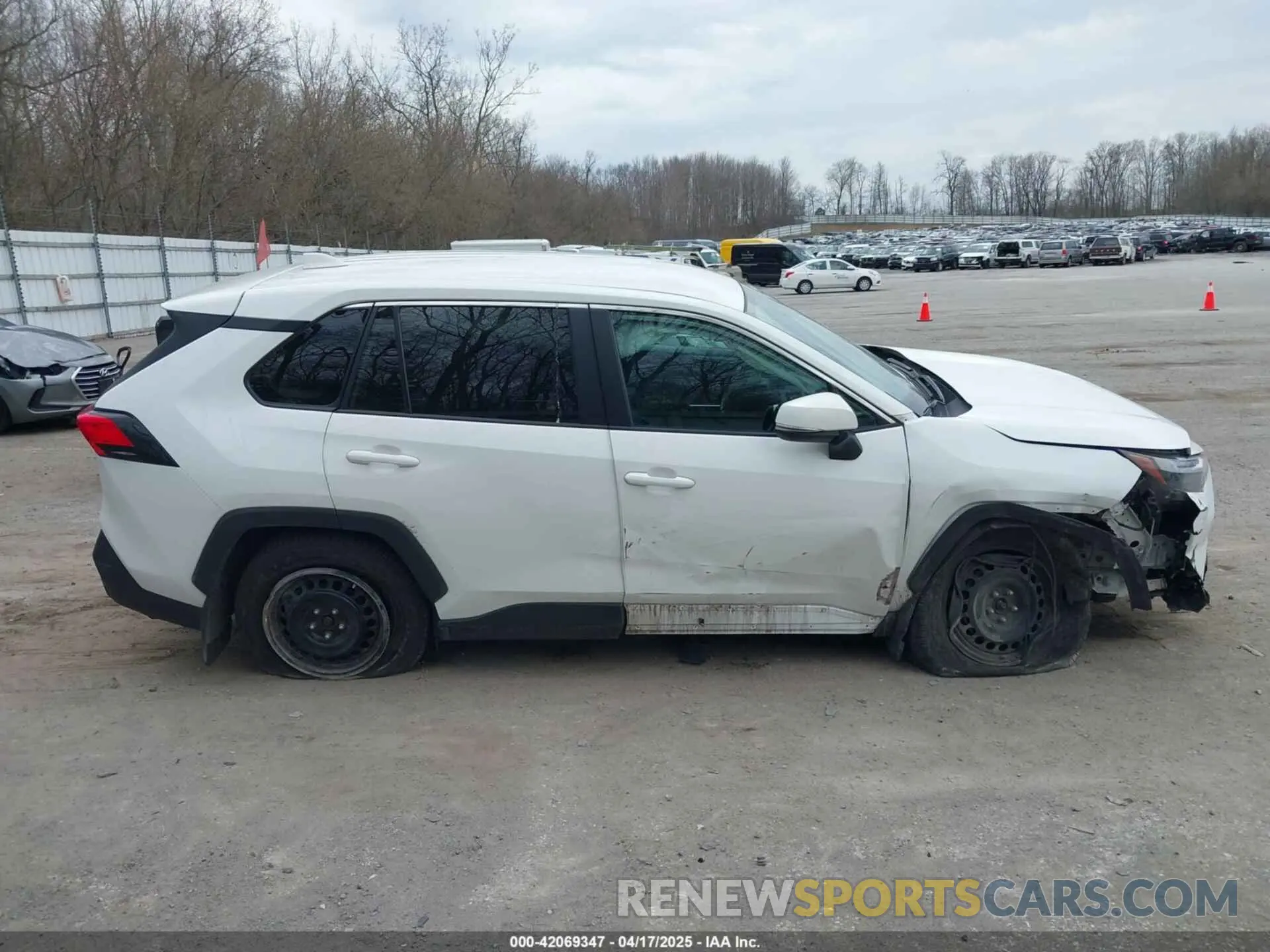 14 Photograph of a damaged car 2T3G1RFV1PW344767 TOYOTA RAV4 2023
