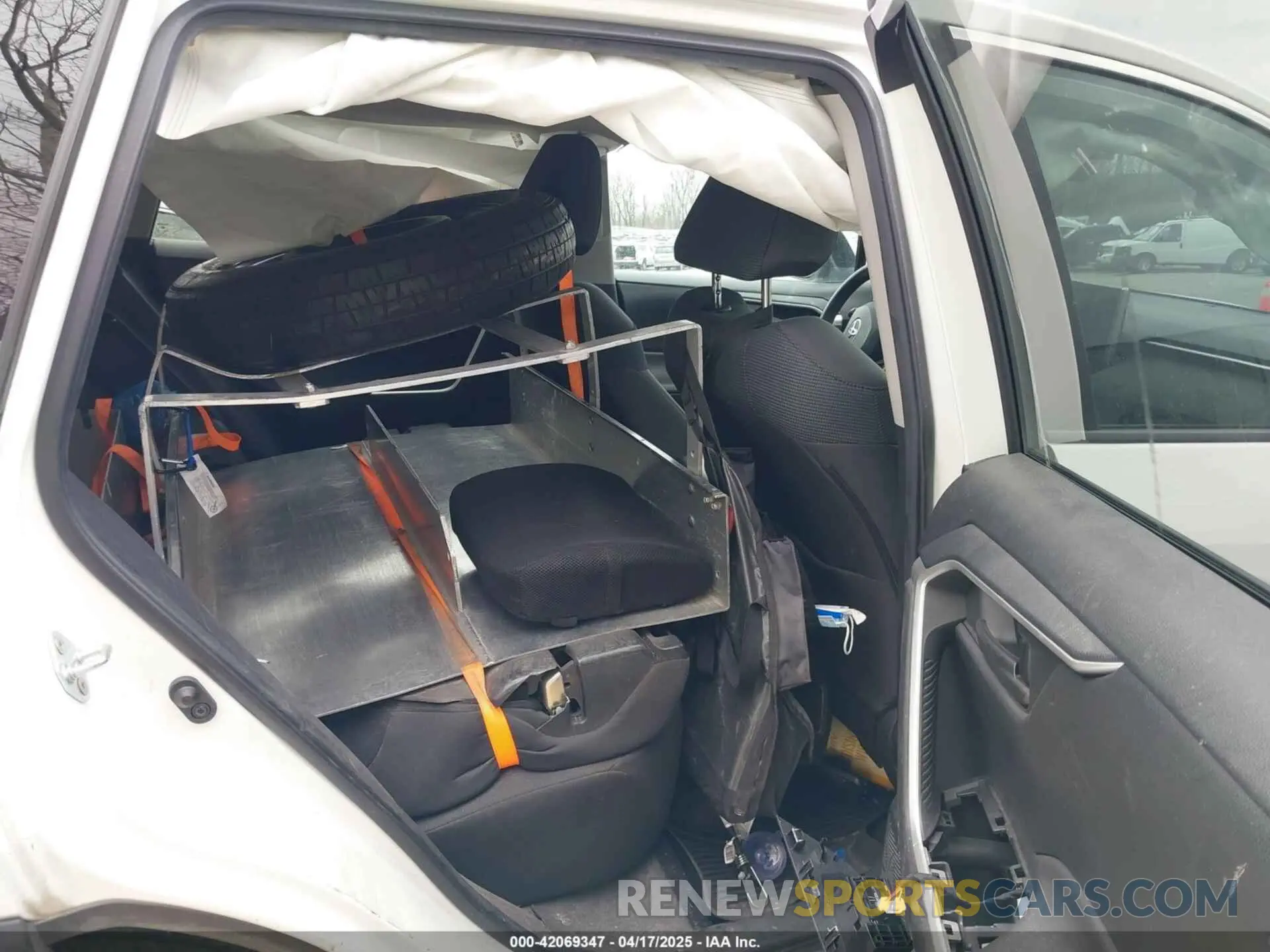 8 Photograph of a damaged car 2T3G1RFV1PW344767 TOYOTA RAV4 2023