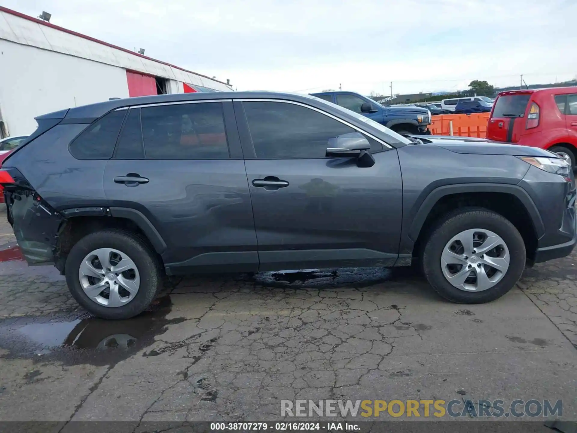 14 Photograph of a damaged car 2T3G1RFV3PC350880 TOYOTA RAV4 2023