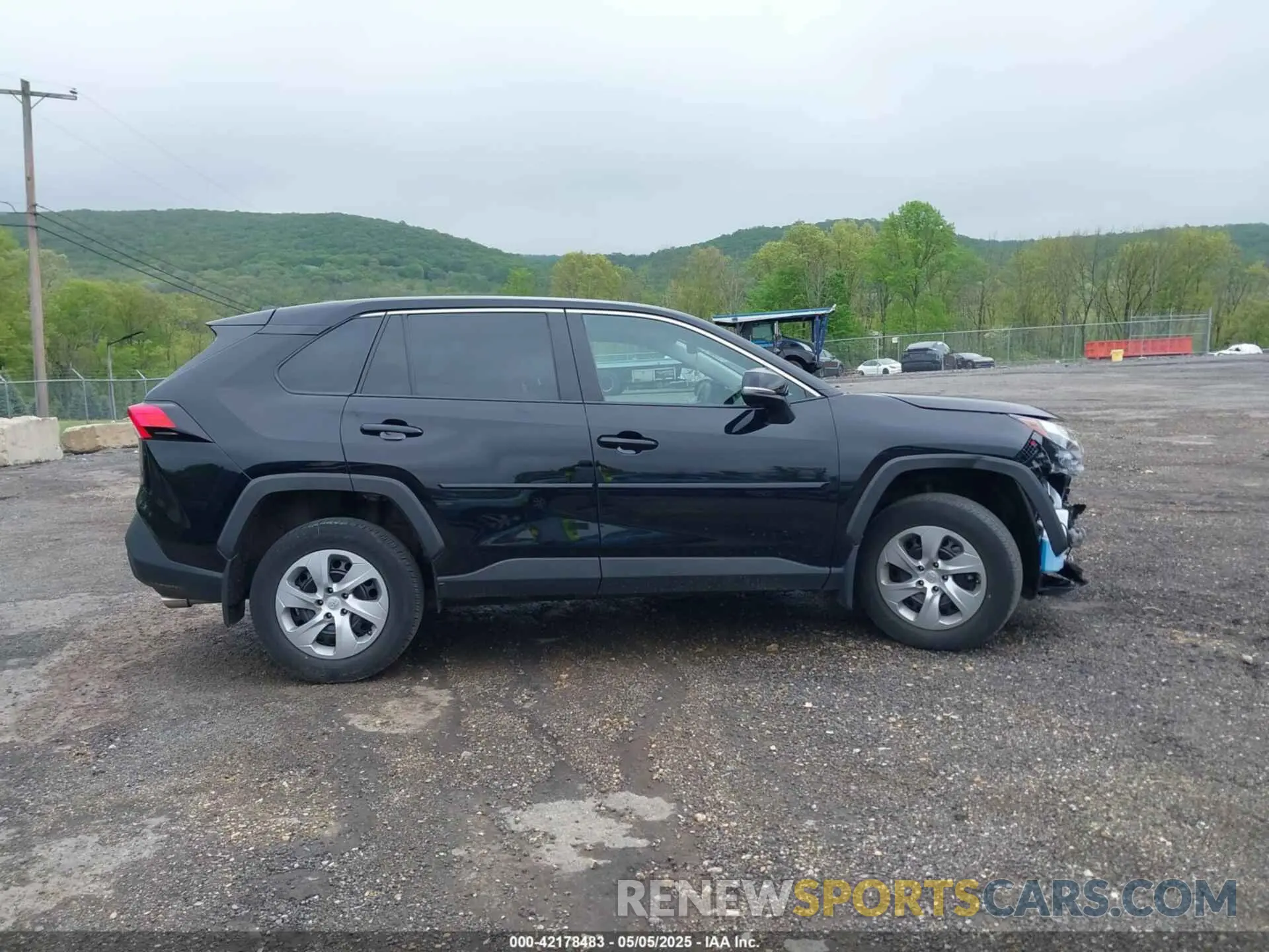 14 Photograph of a damaged car 2T3G1RFV4PC338740 TOYOTA RAV4 2023