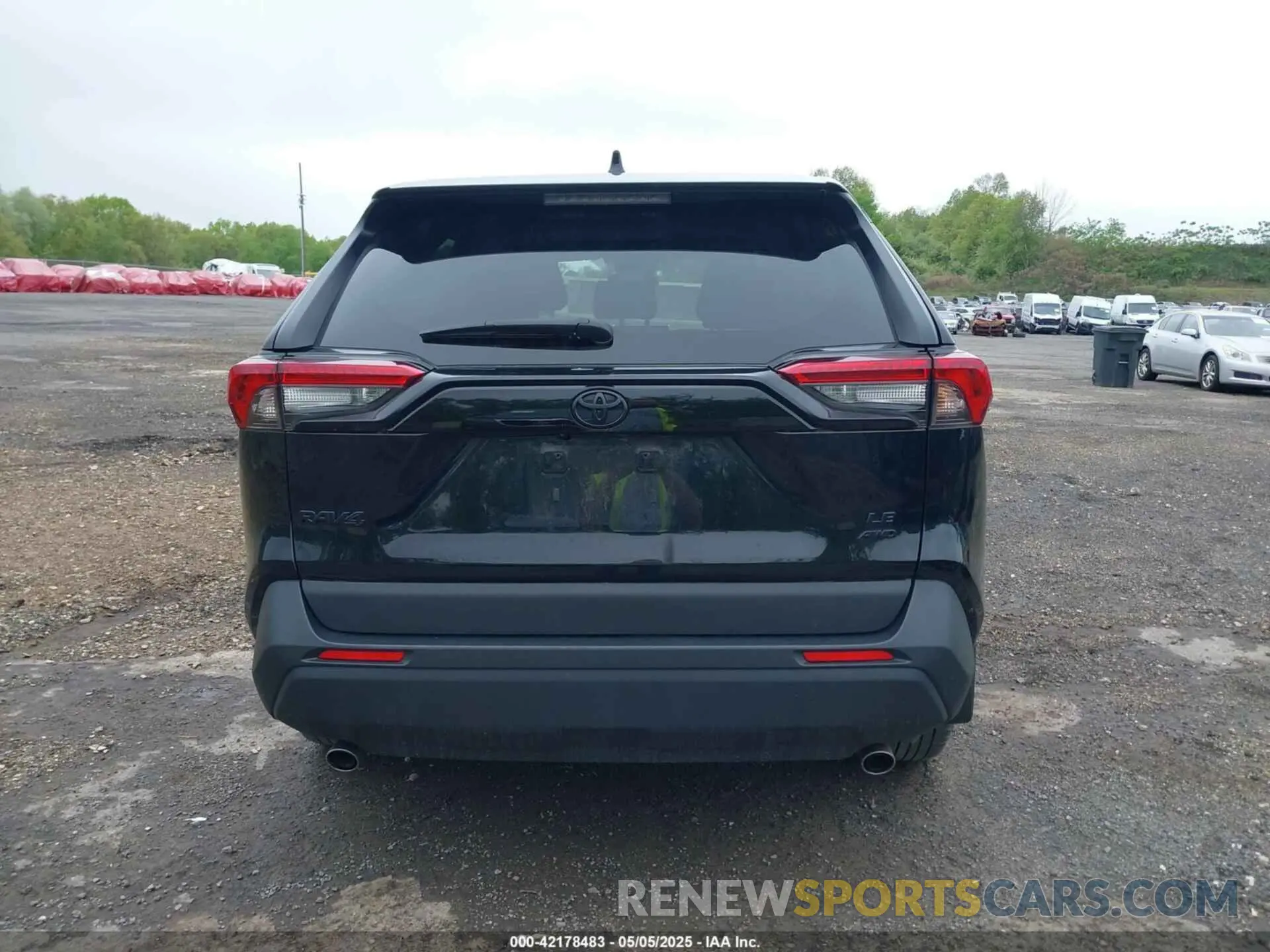 17 Photograph of a damaged car 2T3G1RFV4PC338740 TOYOTA RAV4 2023