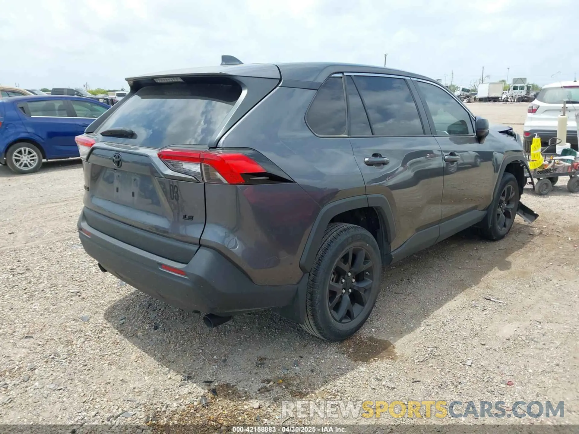 4 Photograph of a damaged car 2T3H1RFV0PC242415 TOYOTA RAV4 2023
