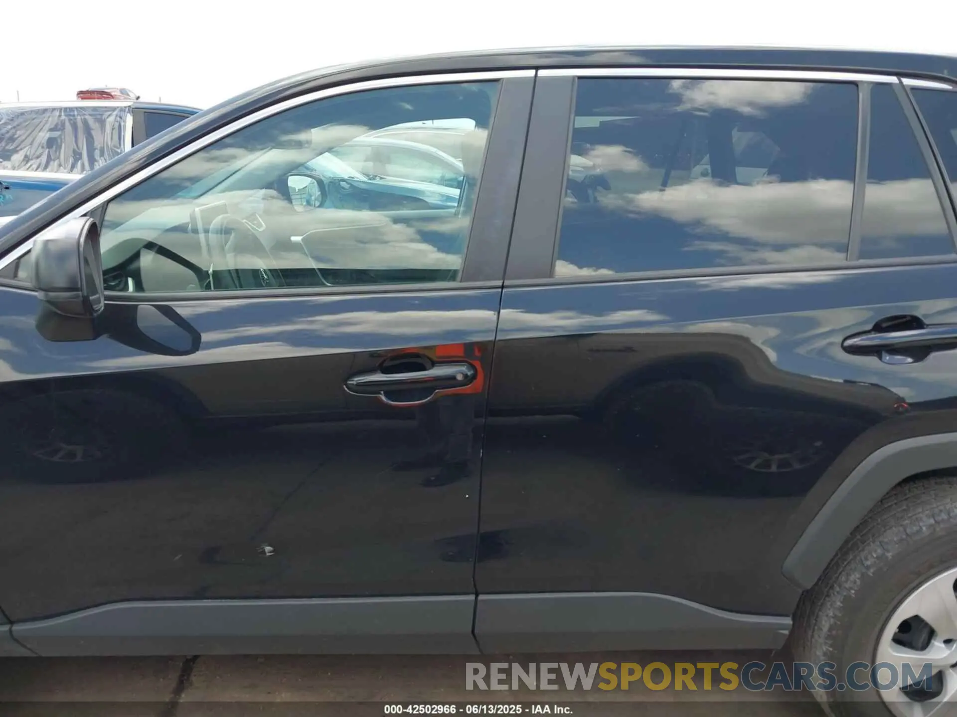 14 Photograph of a damaged car 2T3H1RFV0PW277972 TOYOTA RAV4 2023