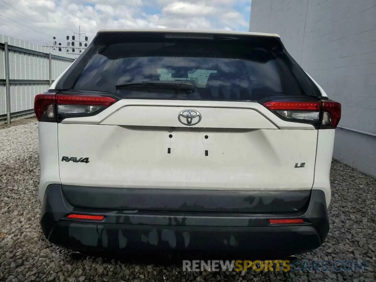 6 Photograph of a damaged car 2T3H1RFV1PW268603 TOYOTA RAV4 2023