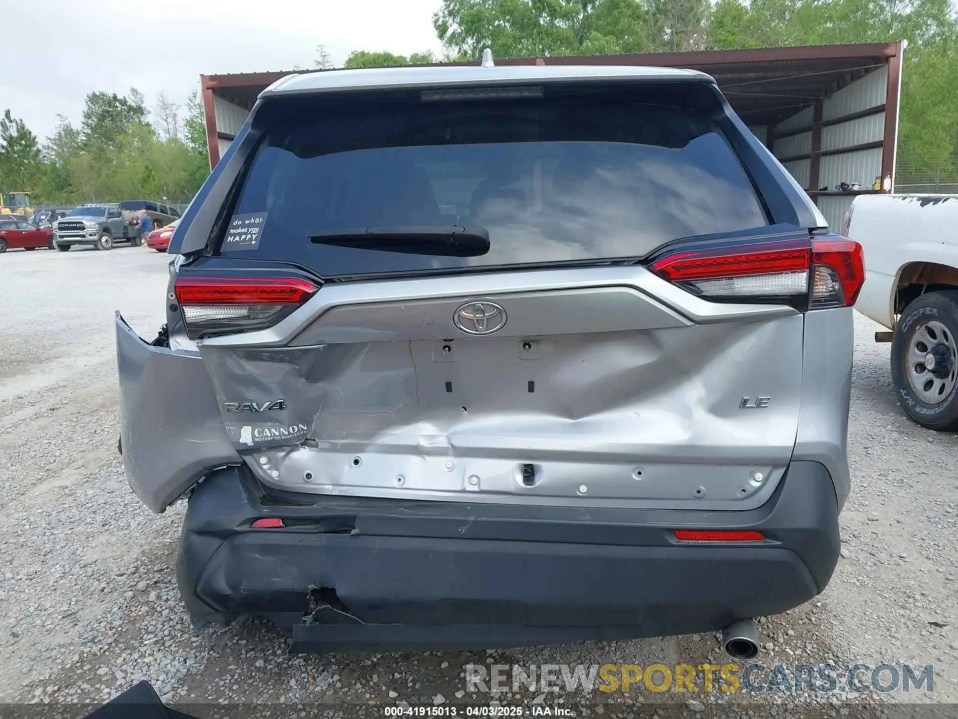17 Photograph of a damaged car 2T3H1RFV1PW289810 TOYOTA RAV4 2023