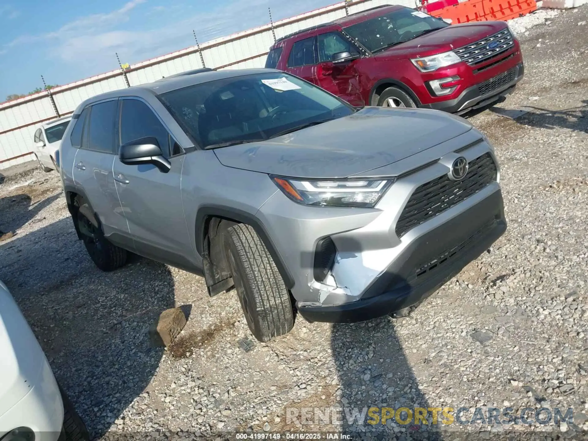 1 Photograph of a damaged car 2T3H1RFV1PW292741 TOYOTA RAV4 2023