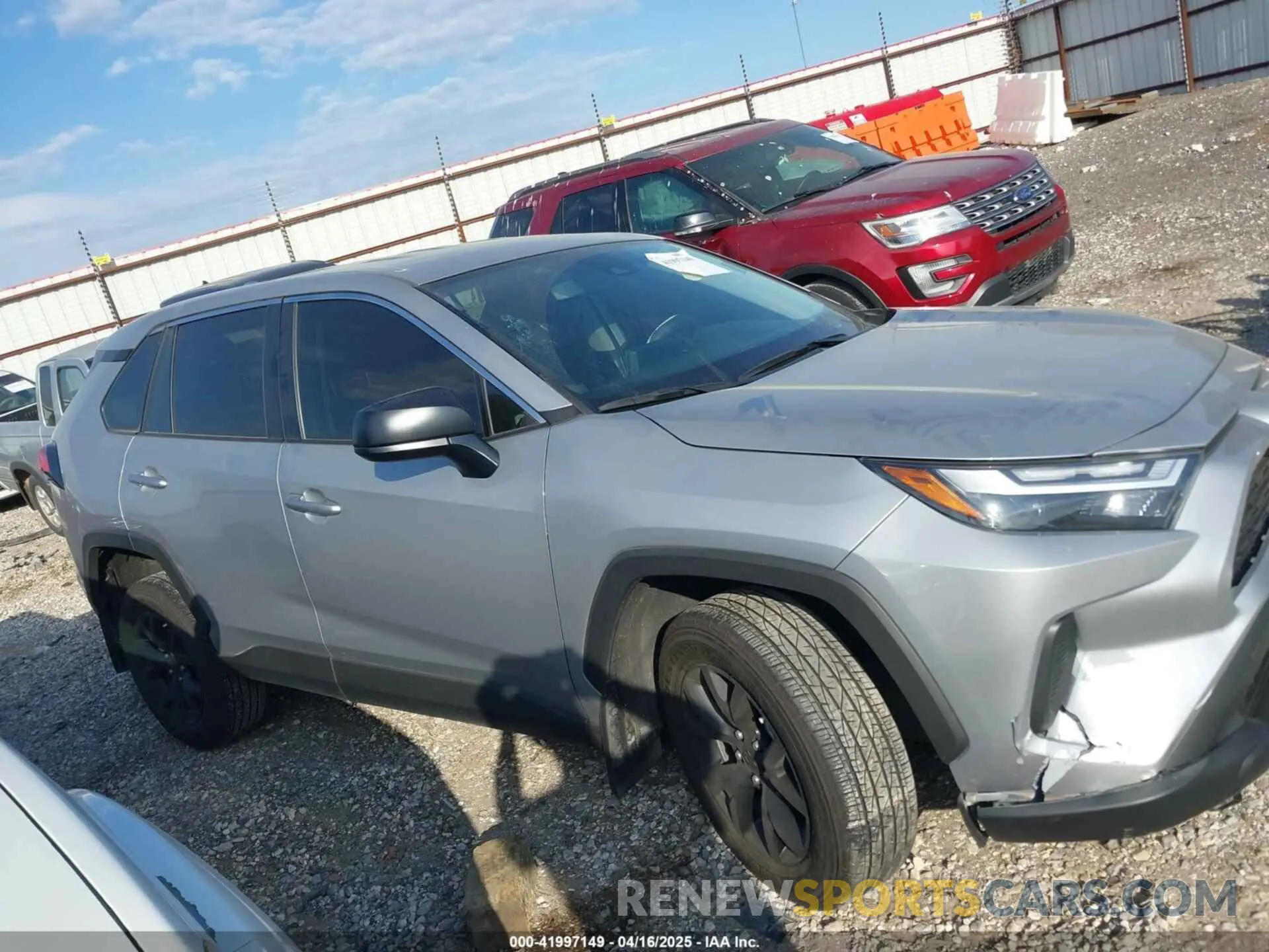 13 Photograph of a damaged car 2T3H1RFV1PW292741 TOYOTA RAV4 2023