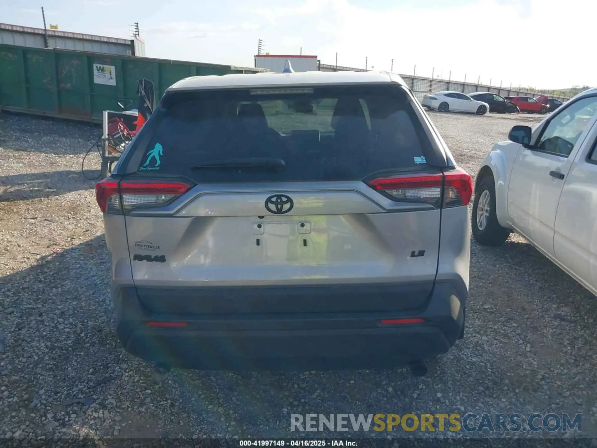 16 Photograph of a damaged car 2T3H1RFV1PW292741 TOYOTA RAV4 2023