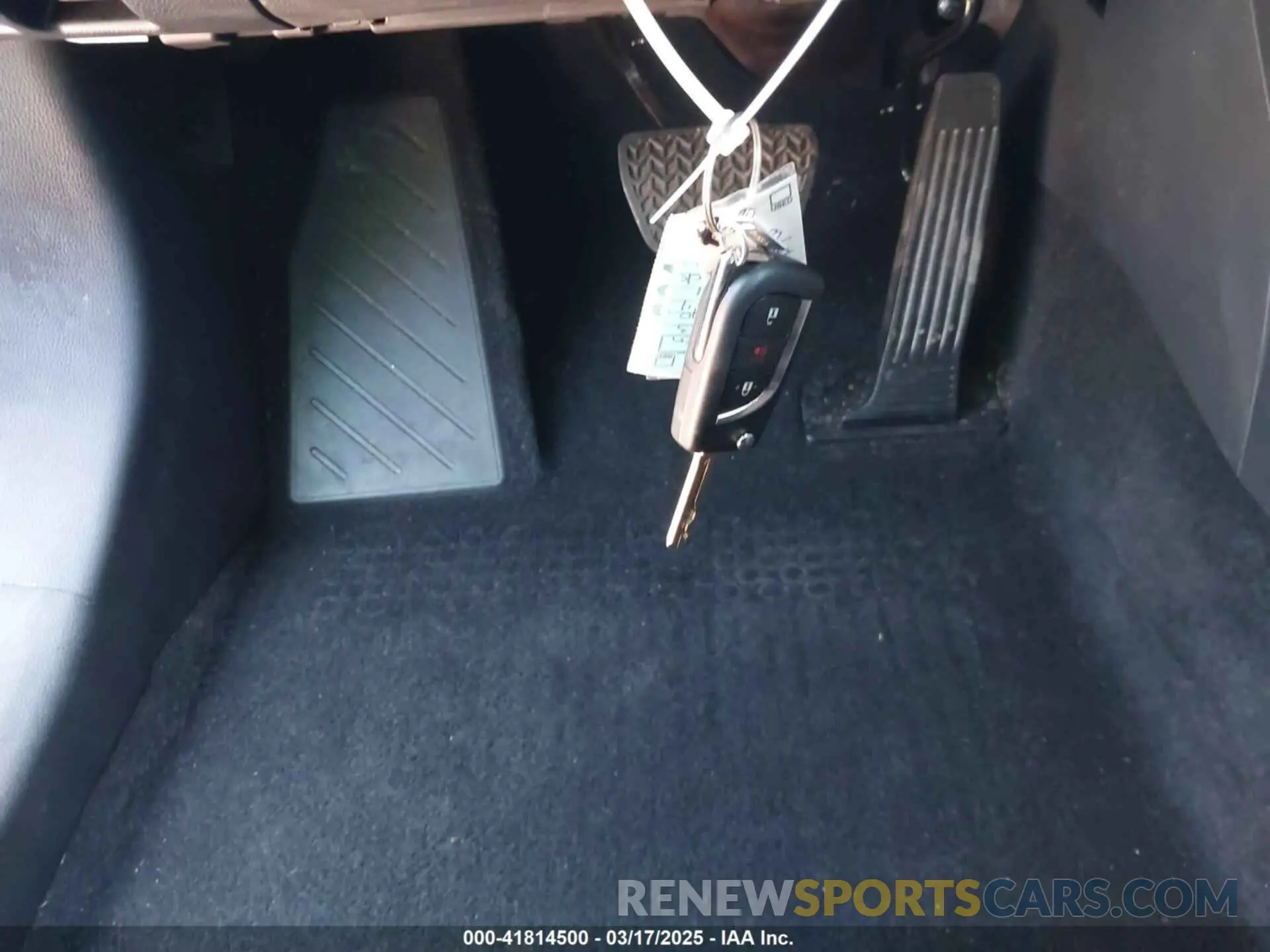 11 Photograph of a damaged car 2T3H1RFV2PC239290 TOYOTA RAV4 2023
