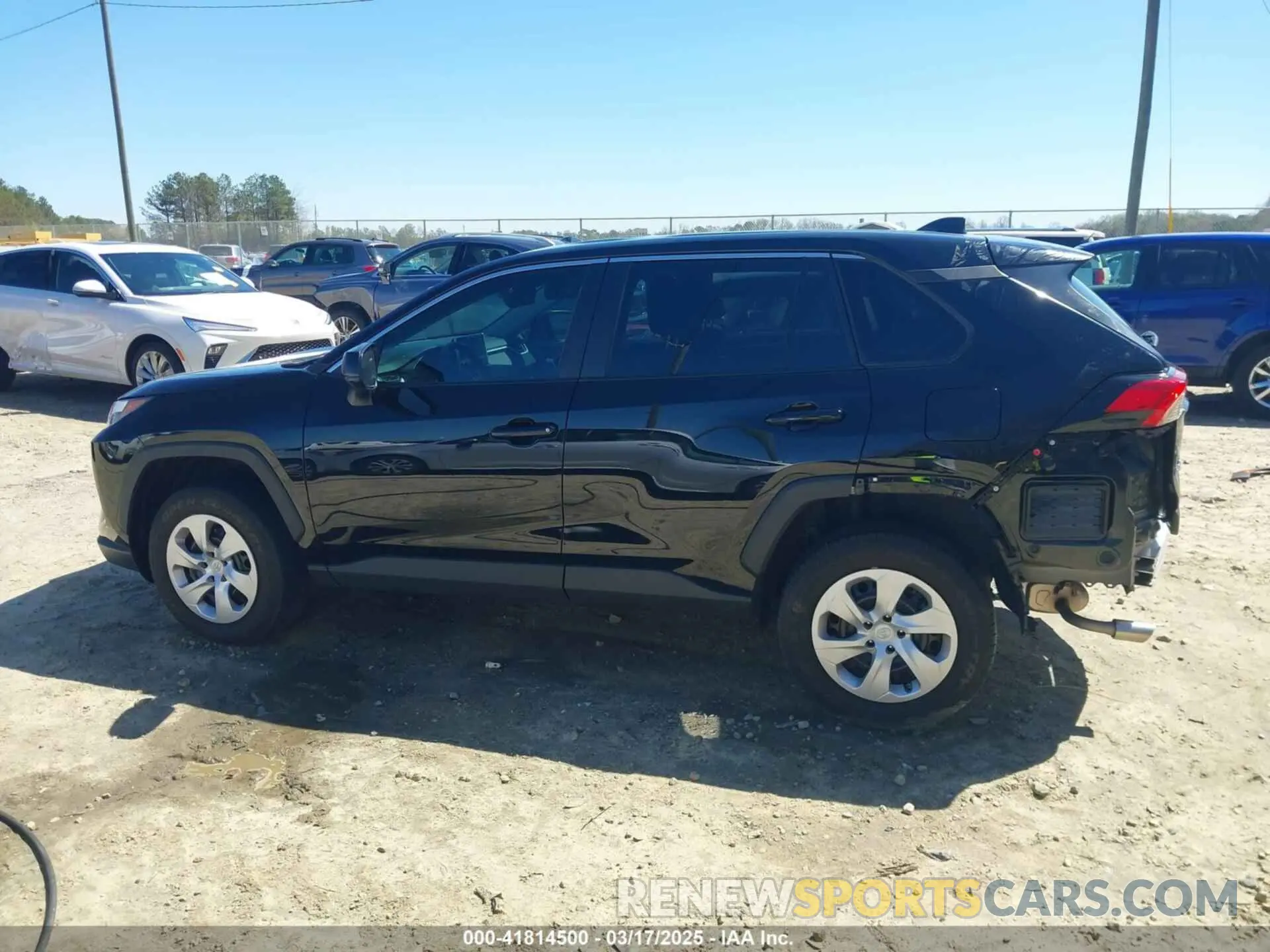 15 Photograph of a damaged car 2T3H1RFV2PC239290 TOYOTA RAV4 2023