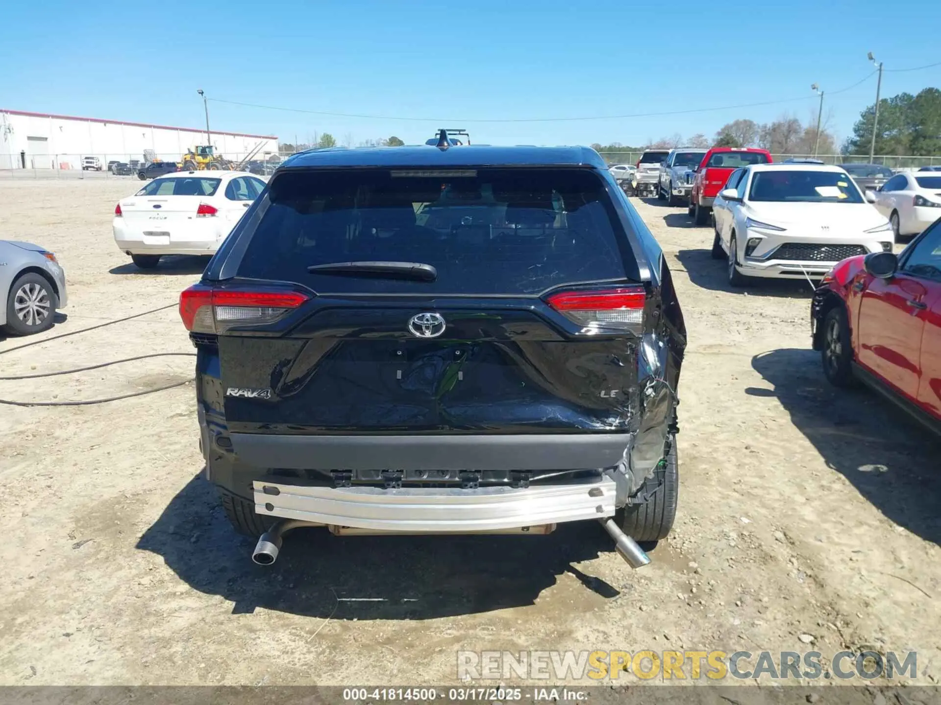17 Photograph of a damaged car 2T3H1RFV2PC239290 TOYOTA RAV4 2023