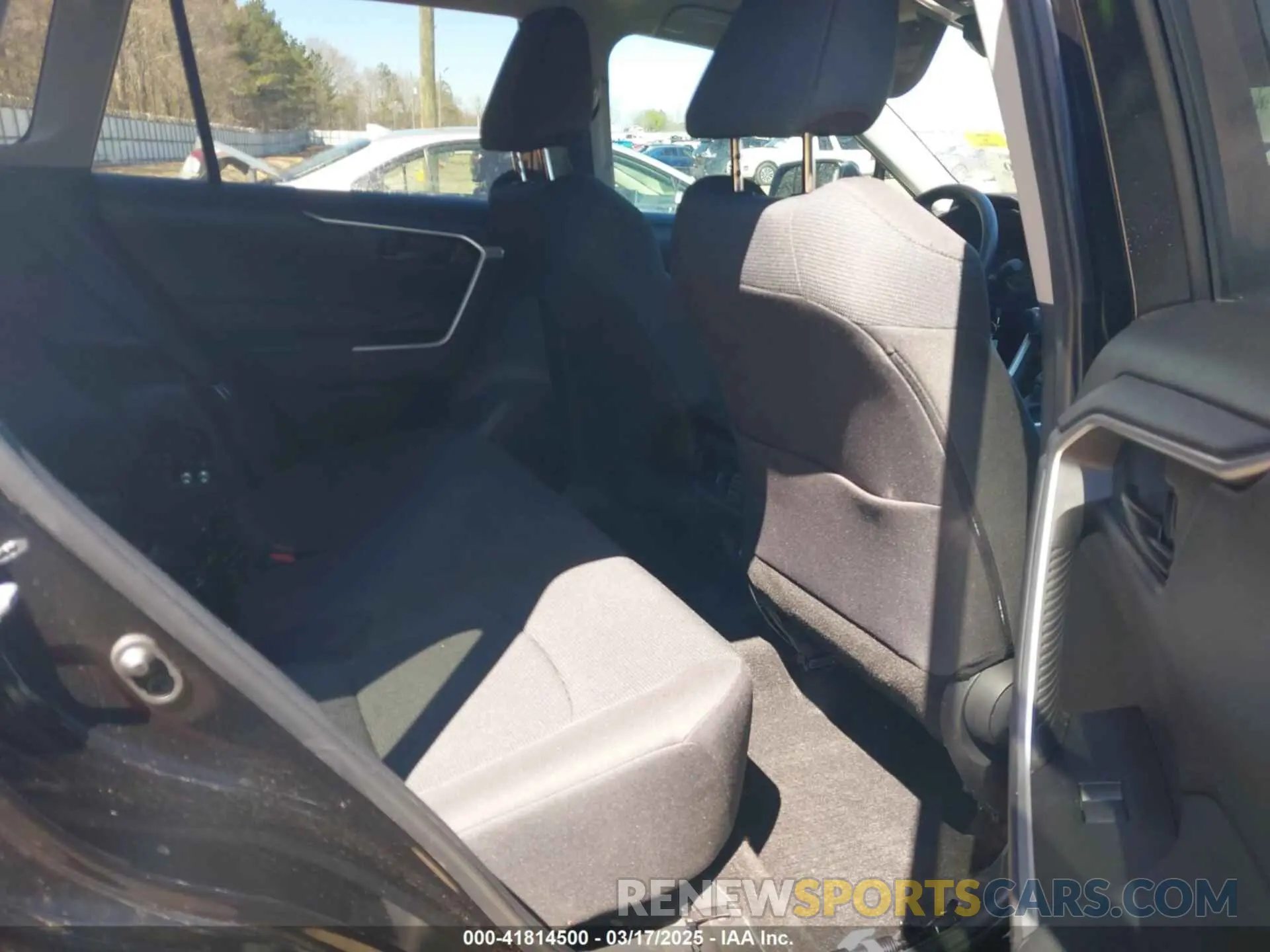 8 Photograph of a damaged car 2T3H1RFV2PC239290 TOYOTA RAV4 2023