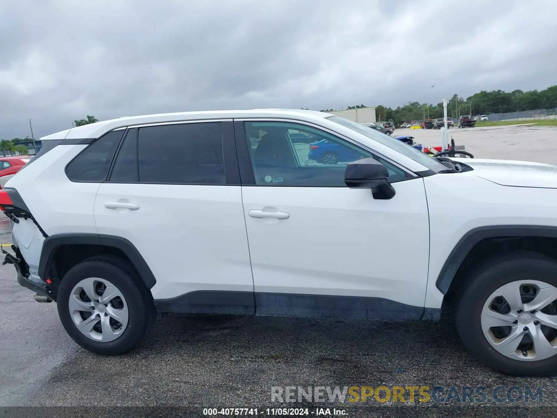 14 Photograph of a damaged car 2T3H1RFV2PC240844 TOYOTA RAV4 2023