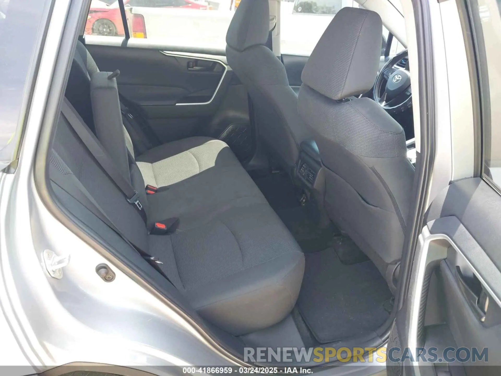 8 Photograph of a damaged car 2T3H1RFV2PW295583 TOYOTA RAV4 2023