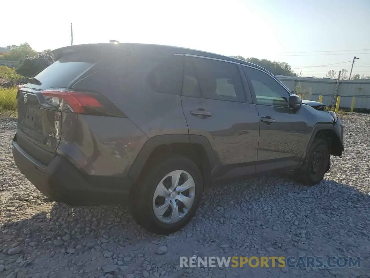 3 Photograph of a damaged car 2T3H1RFV3PC221011 TOYOTA RAV4 2023
