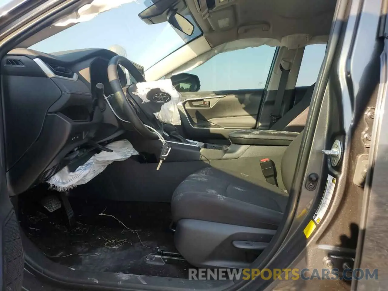 7 Photograph of a damaged car 2T3H1RFV3PC221011 TOYOTA RAV4 2023