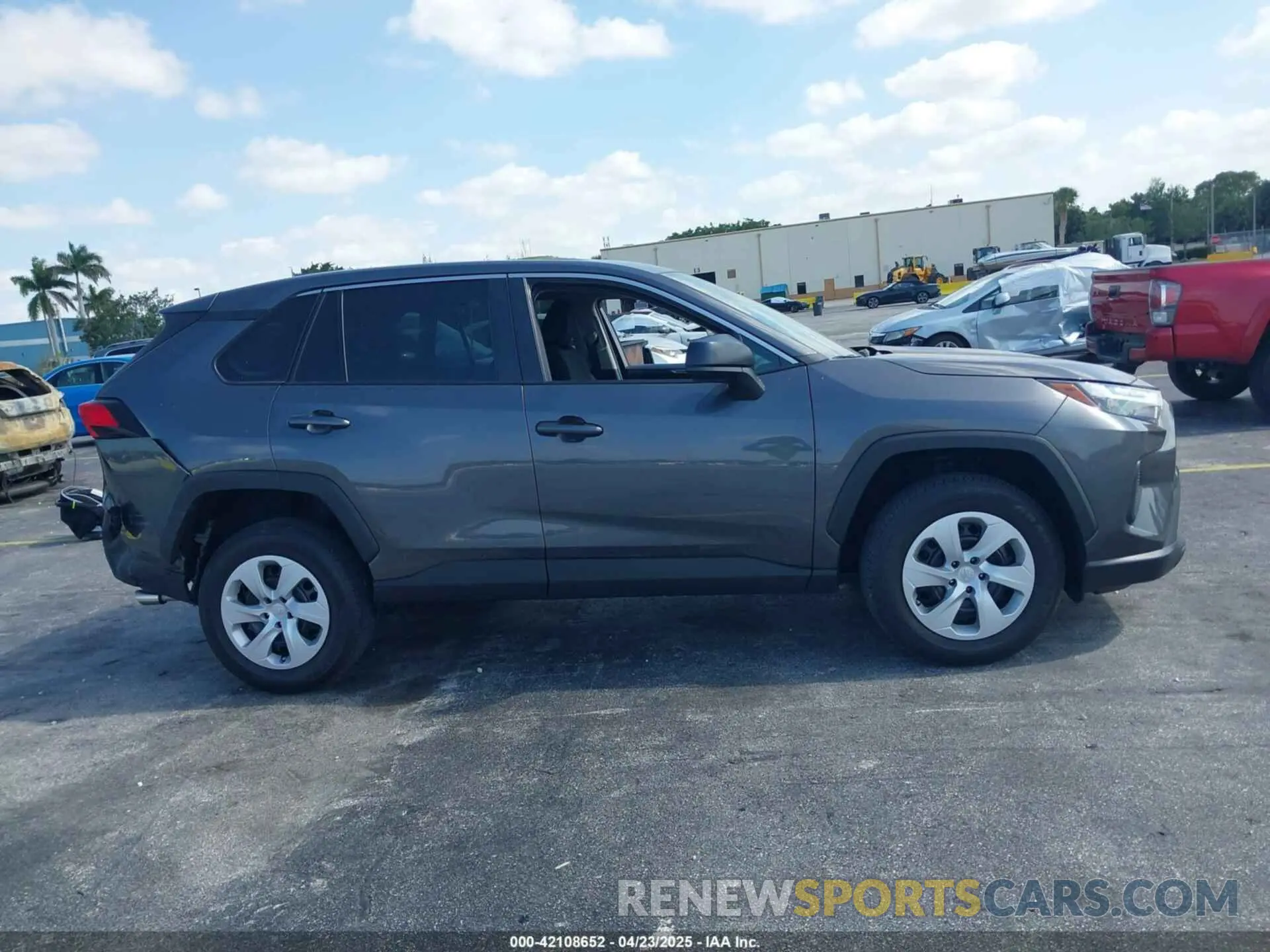 13 Photograph of a damaged car 2T3H1RFV3PC251738 TOYOTA RAV4 2023
