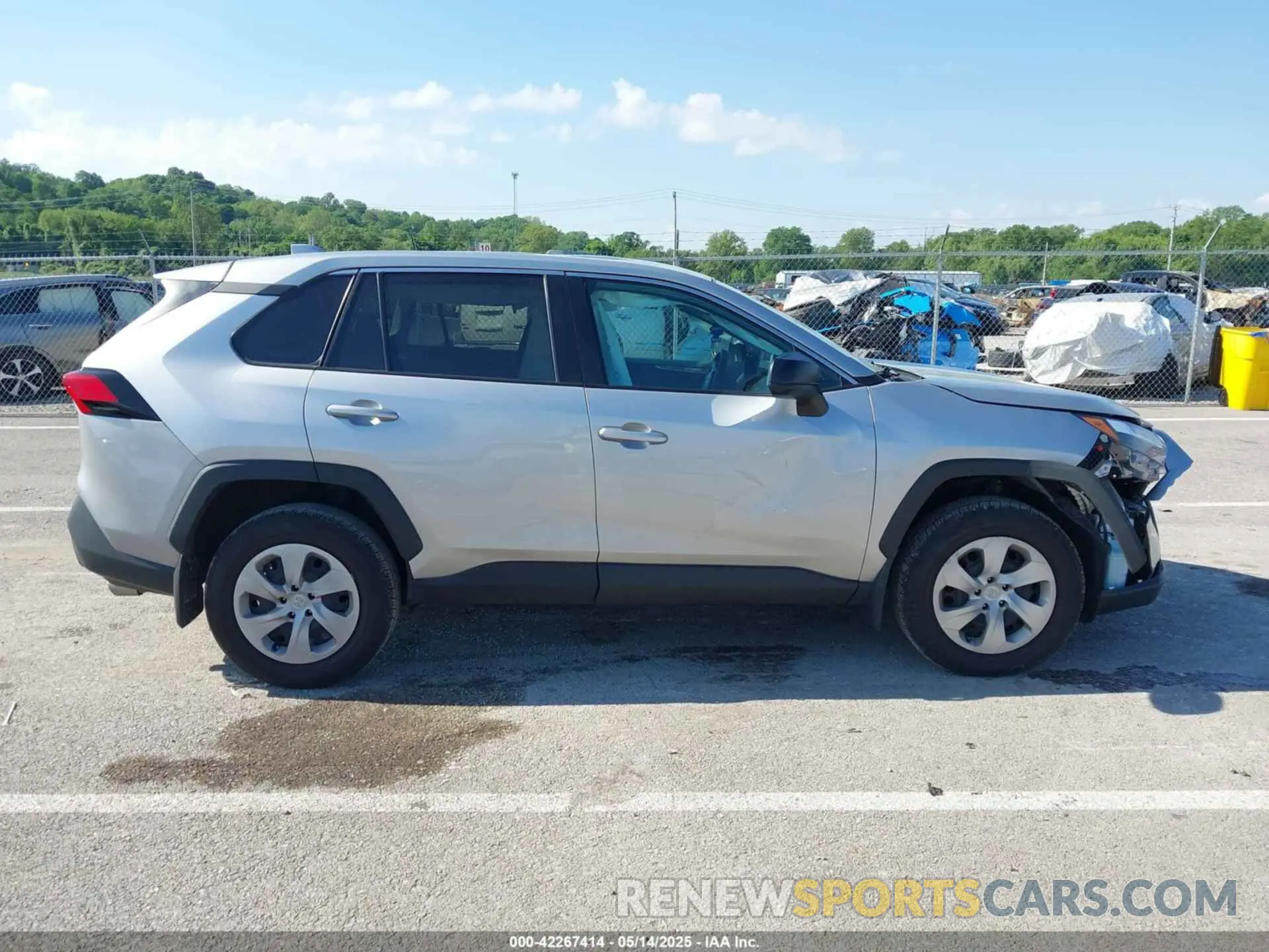 13 Photograph of a damaged car 2T3H1RFV3PW289288 TOYOTA RAV4 2023