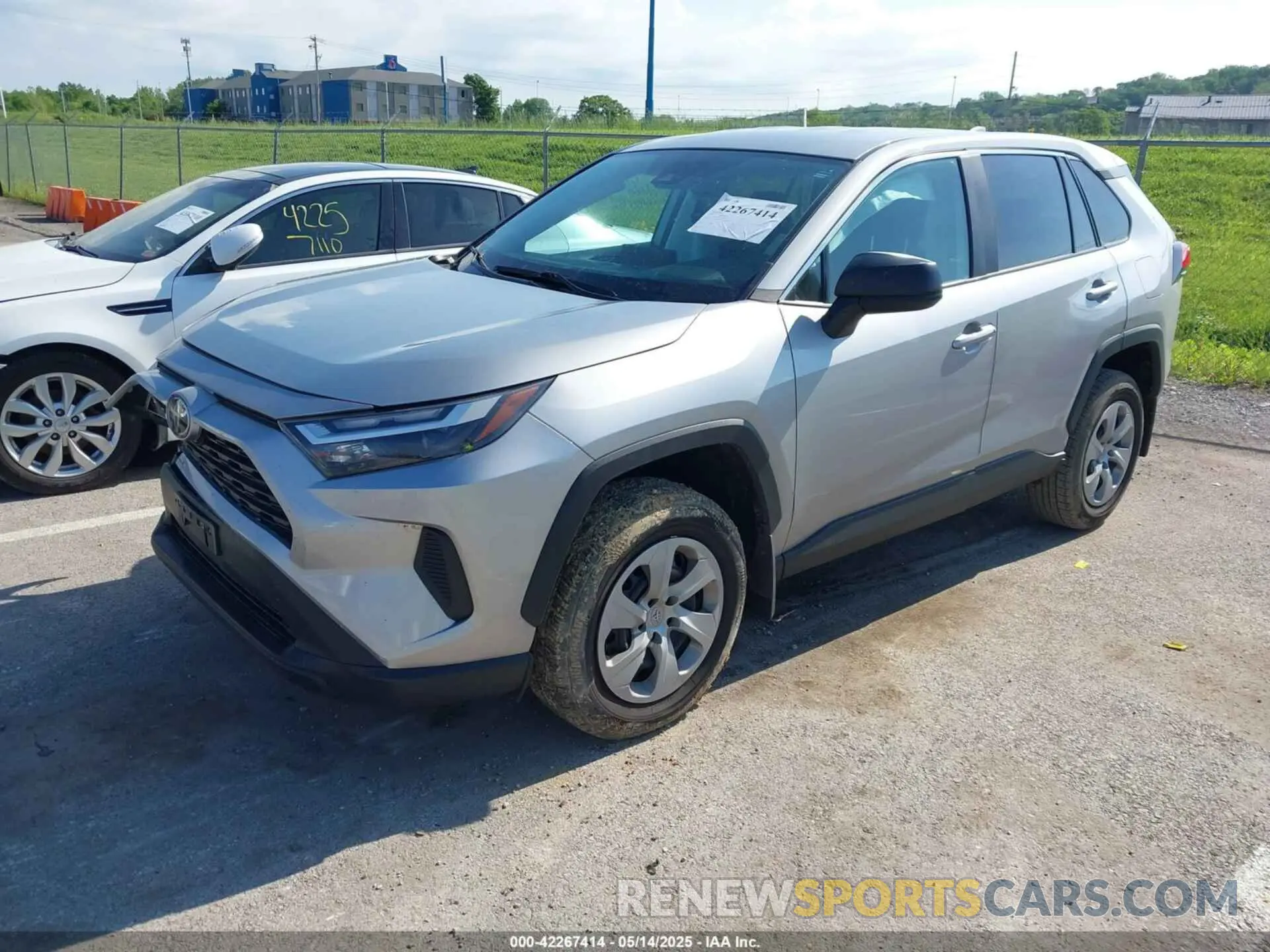 2 Photograph of a damaged car 2T3H1RFV3PW289288 TOYOTA RAV4 2023