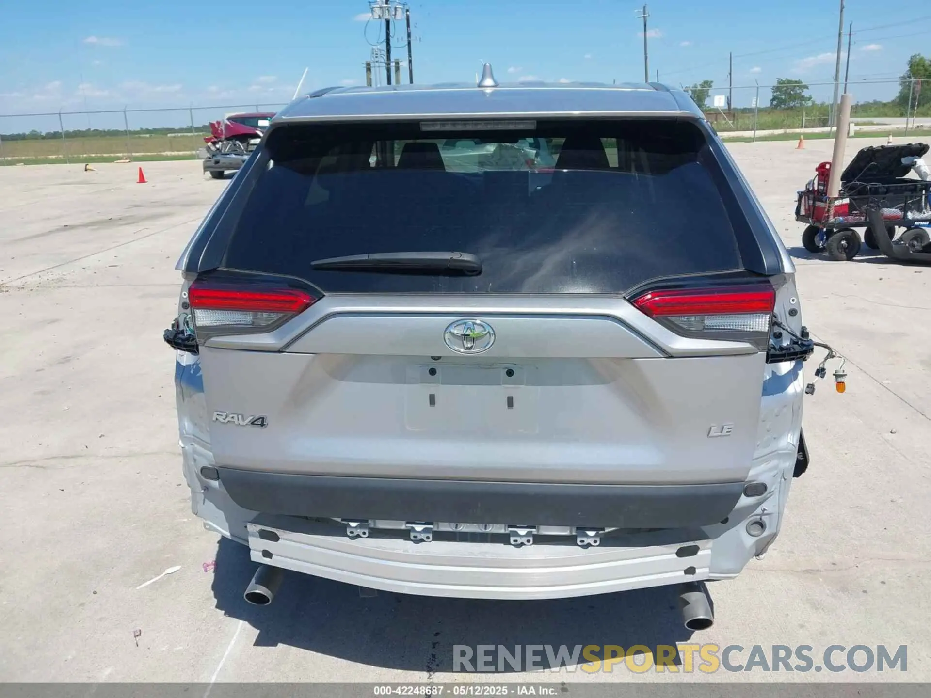16 Photograph of a damaged car 2T3H1RFV4PC236424 TOYOTA RAV4 2023