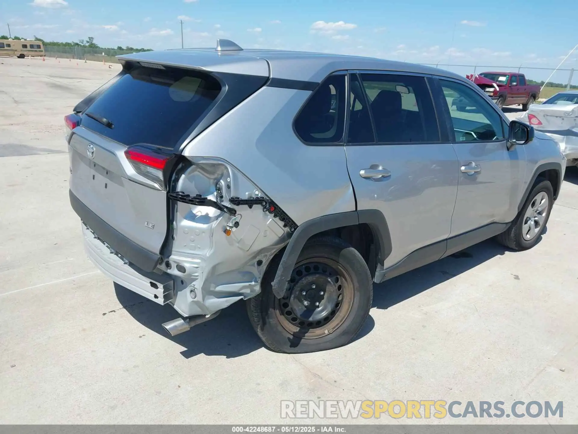 4 Photograph of a damaged car 2T3H1RFV4PC236424 TOYOTA RAV4 2023