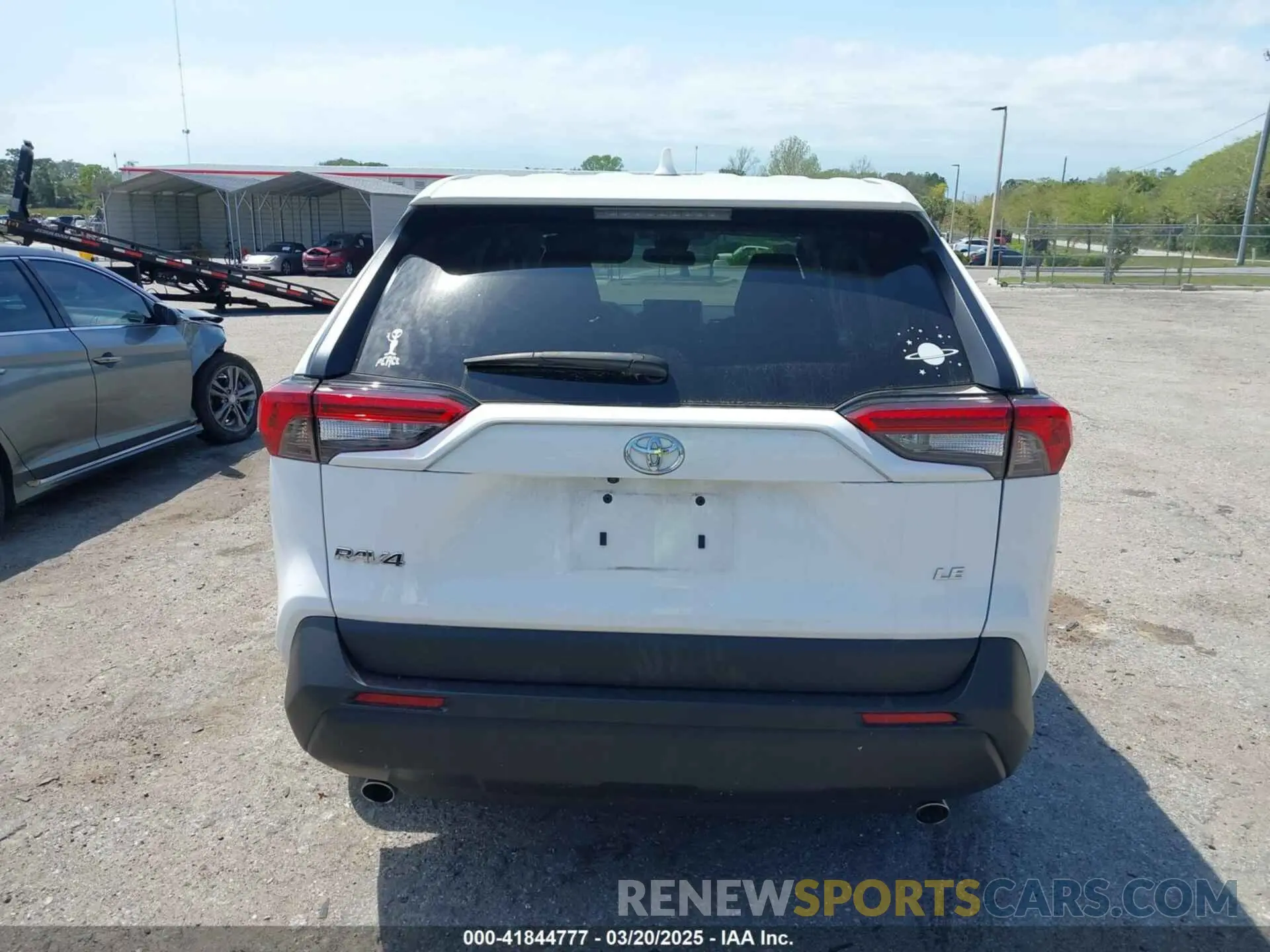16 Photograph of a damaged car 2T3H1RFV6PC214859 TOYOTA RAV4 2023