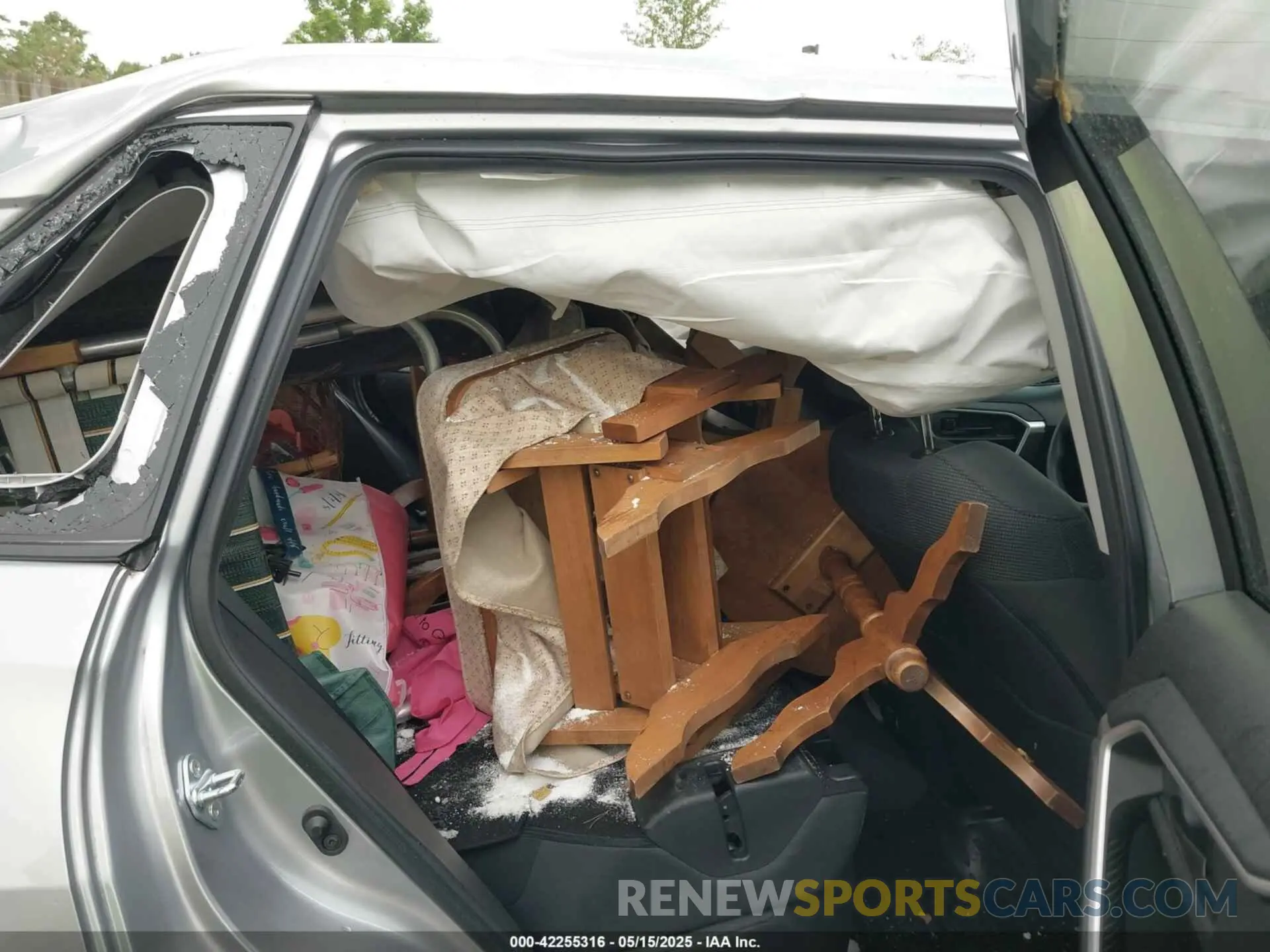 8 Photograph of a damaged car 2T3H1RFV6PC238532 TOYOTA RAV4 2023