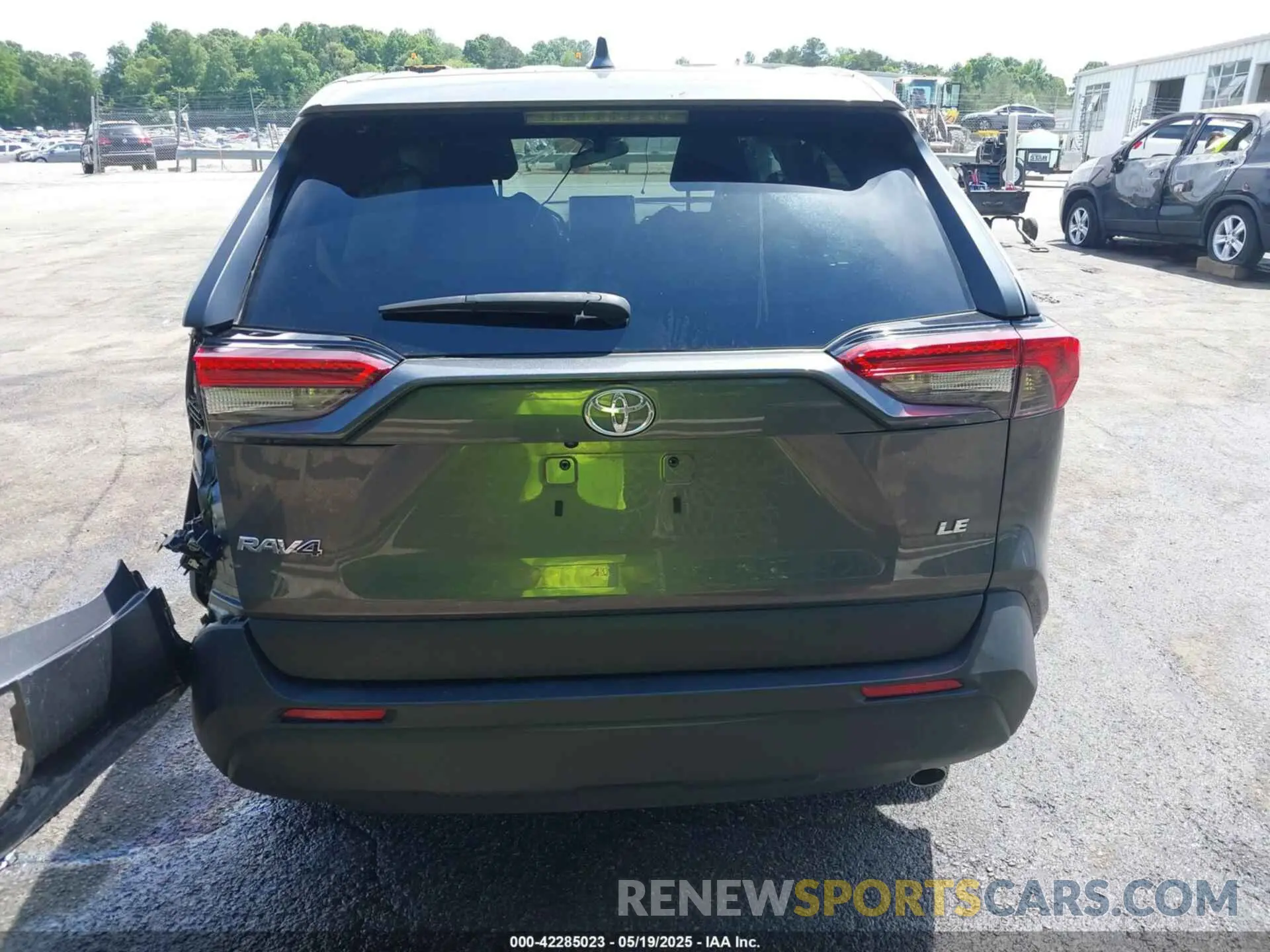 16 Photograph of a damaged car 2T3H1RFV7PC240063 TOYOTA RAV4 2023