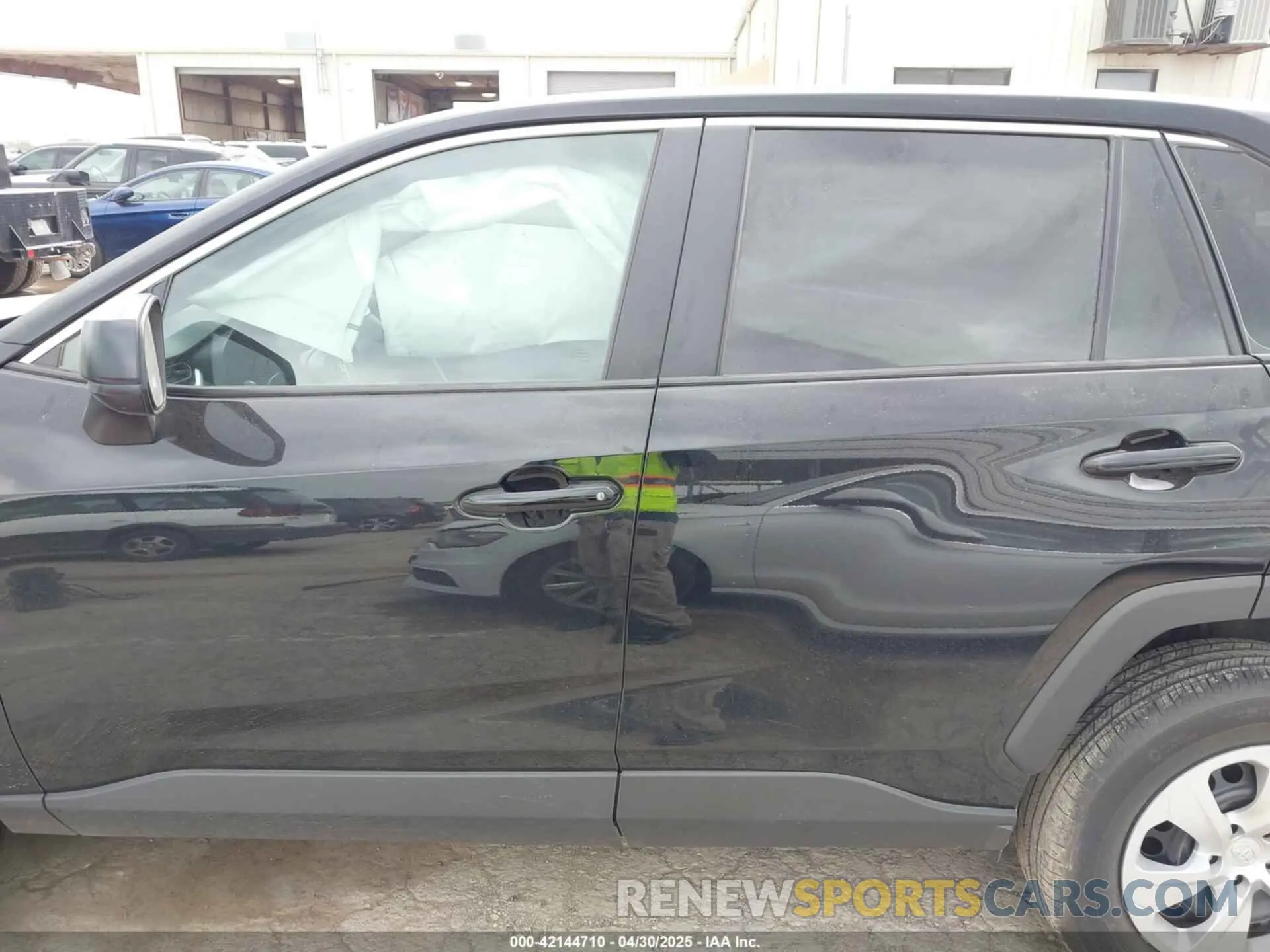 14 Photograph of a damaged car 2T3H1RFV8PW280201 TOYOTA RAV4 2023