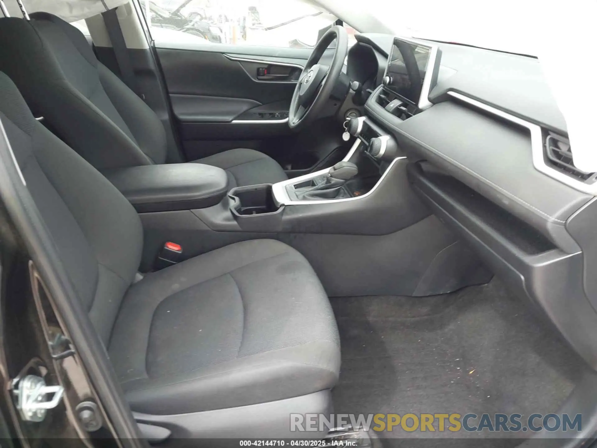 5 Photograph of a damaged car 2T3H1RFV8PW280201 TOYOTA RAV4 2023