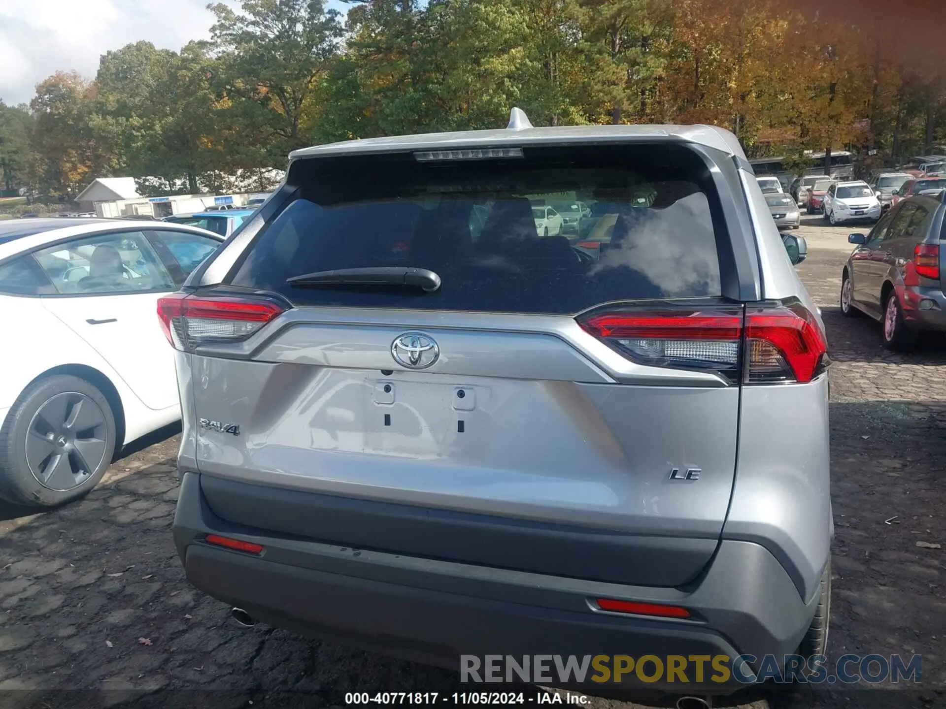 15 Photograph of a damaged car 2T3H1RFV9PC239903 TOYOTA RAV4 2023