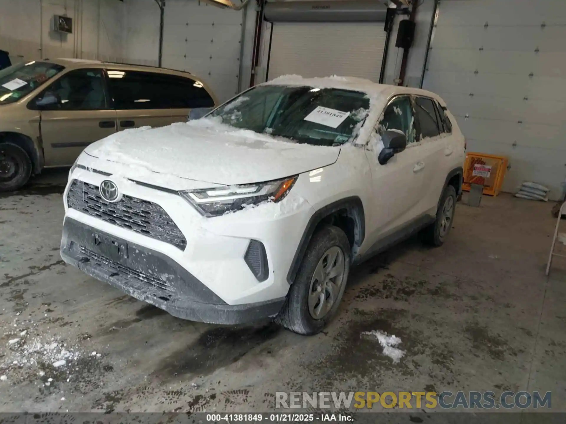 2 Photograph of a damaged car 2T3H1RFV9PW274309 TOYOTA RAV4 2023