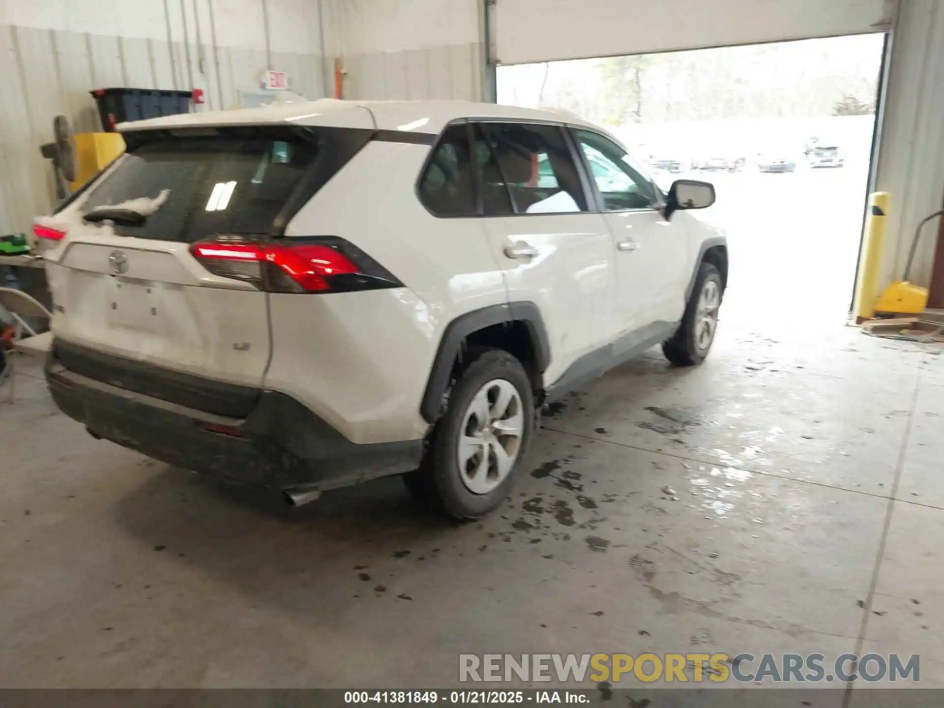 4 Photograph of a damaged car 2T3H1RFV9PW274309 TOYOTA RAV4 2023