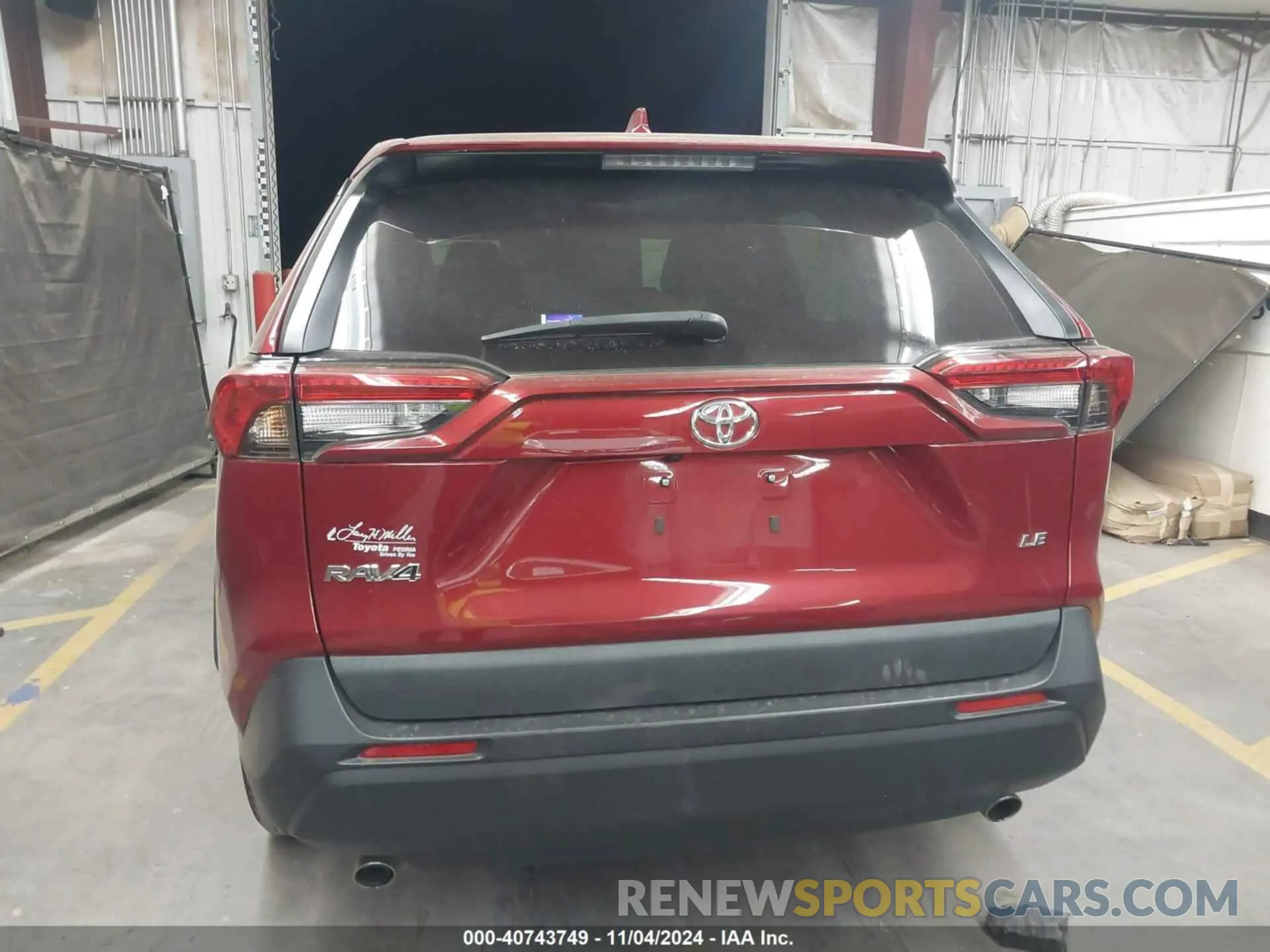 17 Photograph of a damaged car 2T3H1RFVXPW246356 TOYOTA RAV4 2023