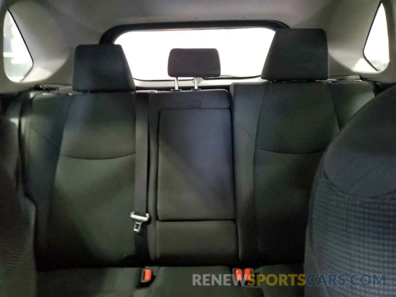 10 Photograph of a damaged car 2T3H1RFVXPW259883 TOYOTA RAV4 2023