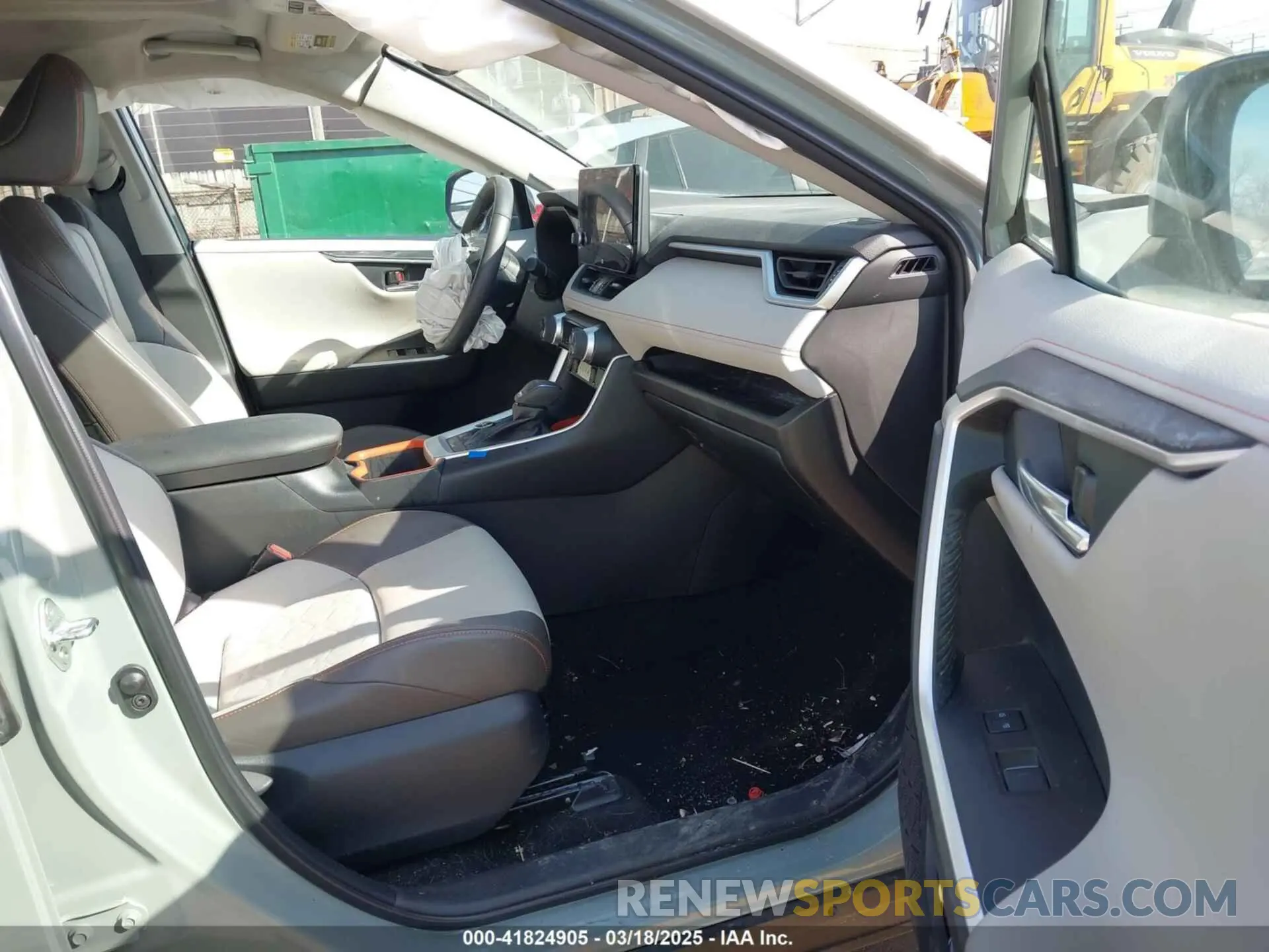 5 Photograph of a damaged car 2T3J1RFVXPW334664 TOYOTA RAV4 2023