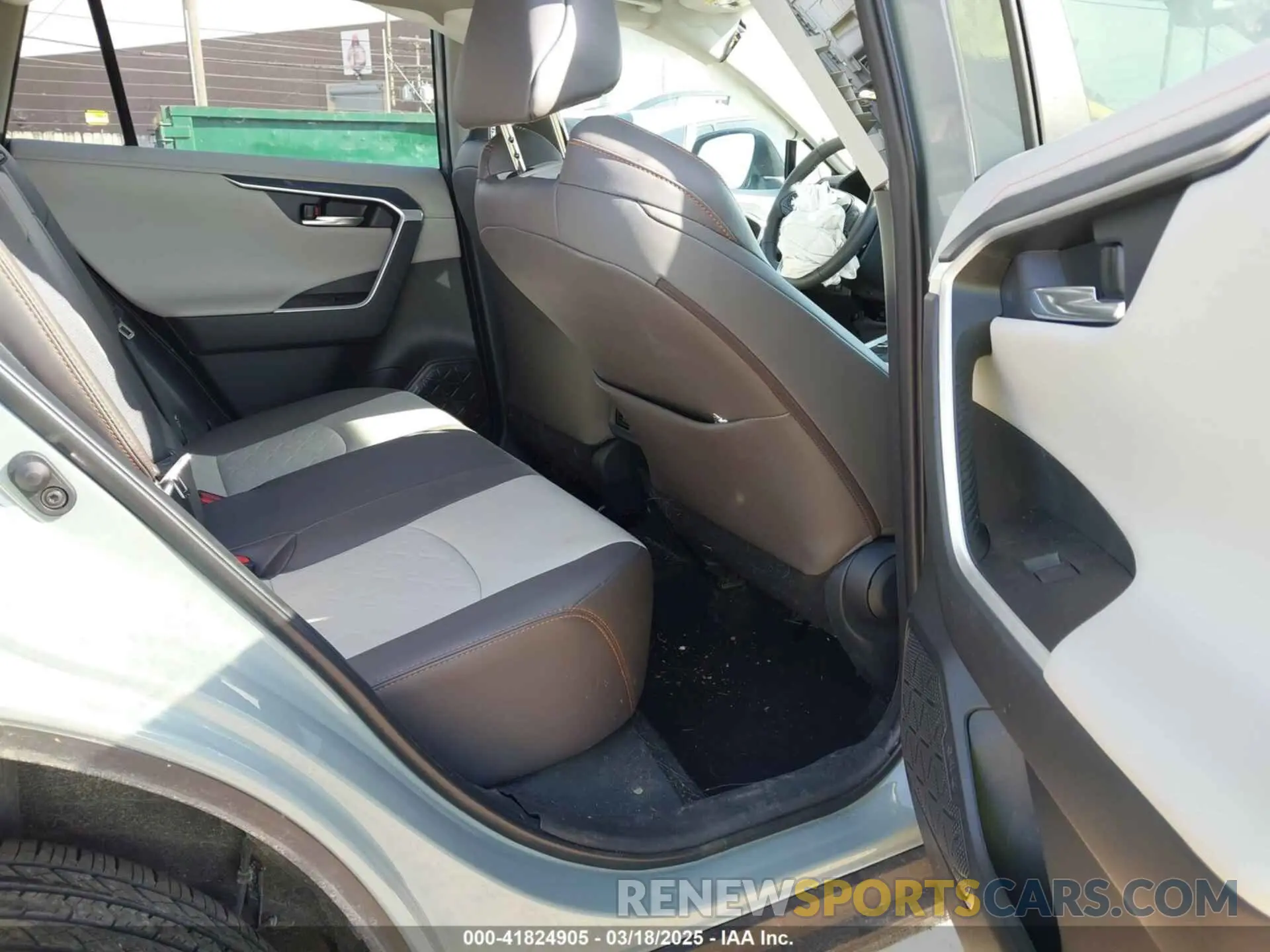 8 Photograph of a damaged car 2T3J1RFVXPW334664 TOYOTA RAV4 2023