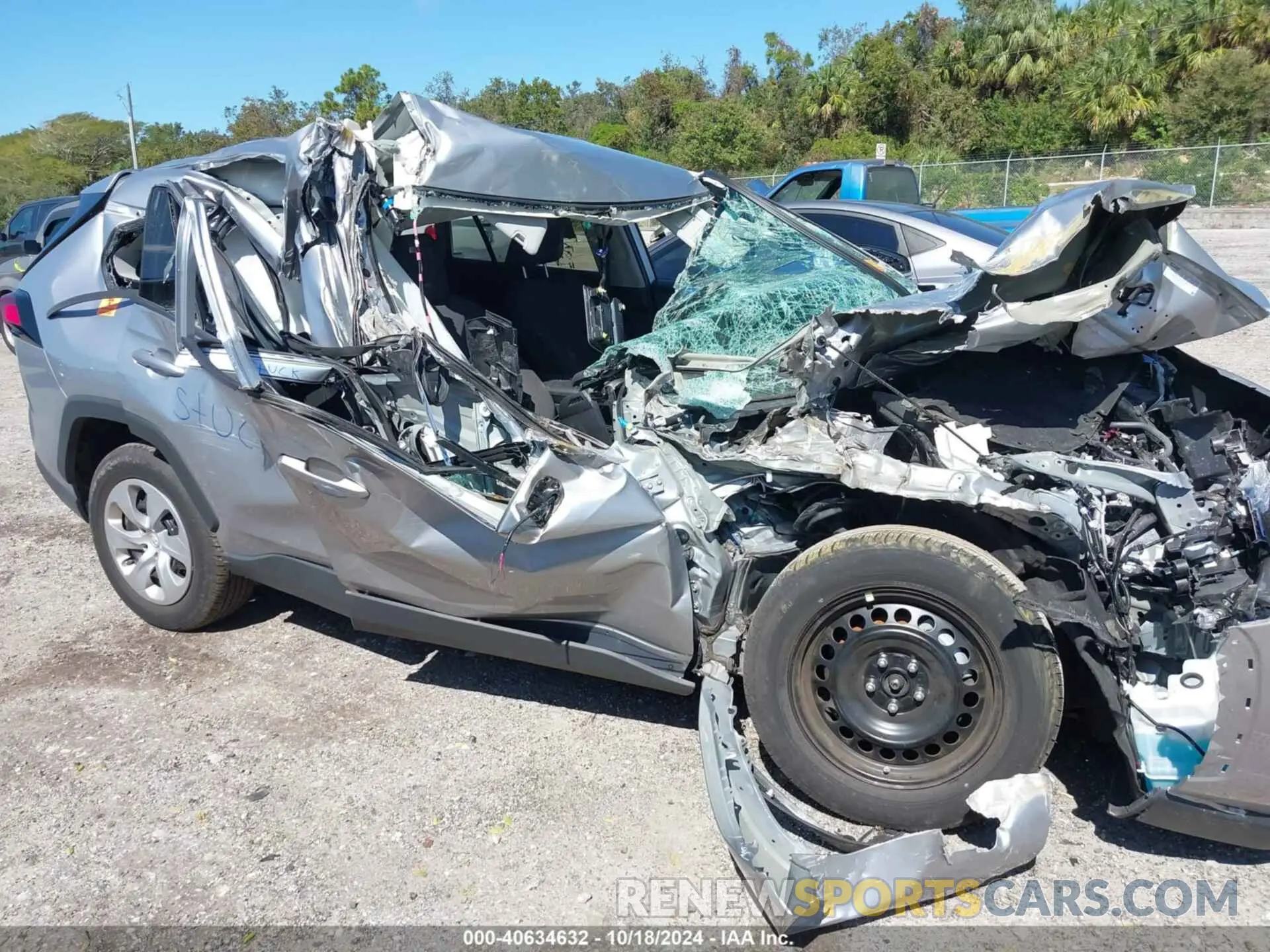14 Photograph of a damaged car 2T3K1RFV1PC230165 TOYOTA RAV4 2023