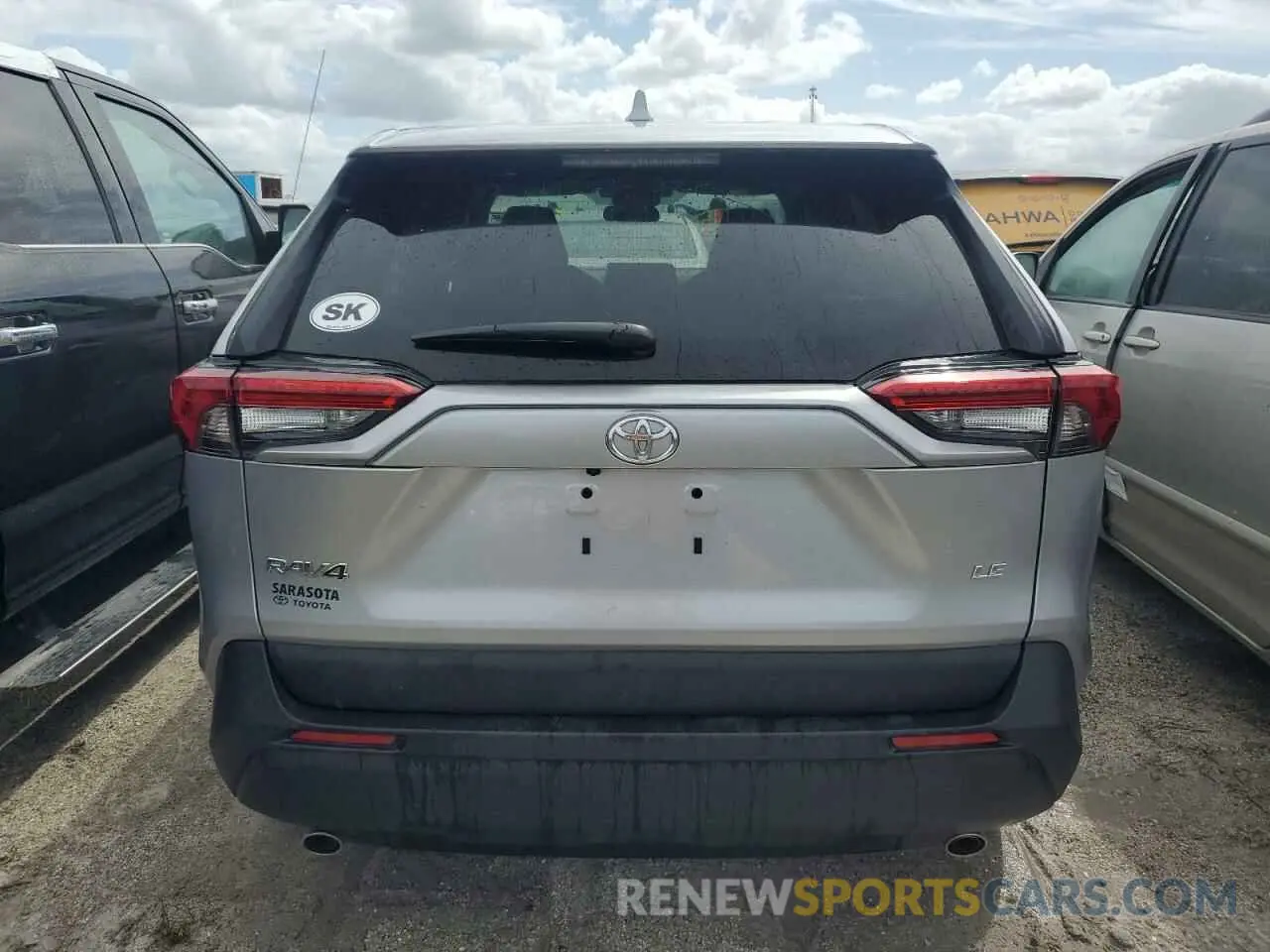 6 Photograph of a damaged car 2T3K1RFV3PC239711 TOYOTA RAV4 2023
