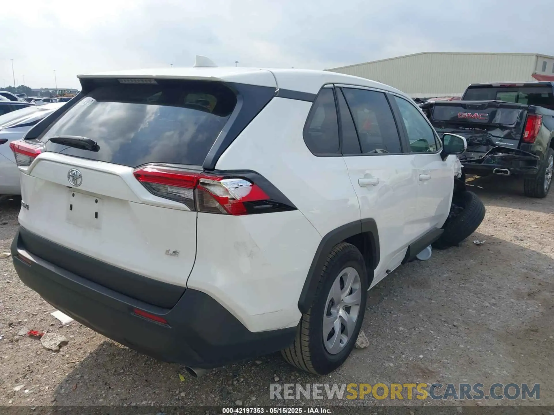4 Photograph of a damaged car 2T3K1RFV9PC248672 TOYOTA RAV4 2023
