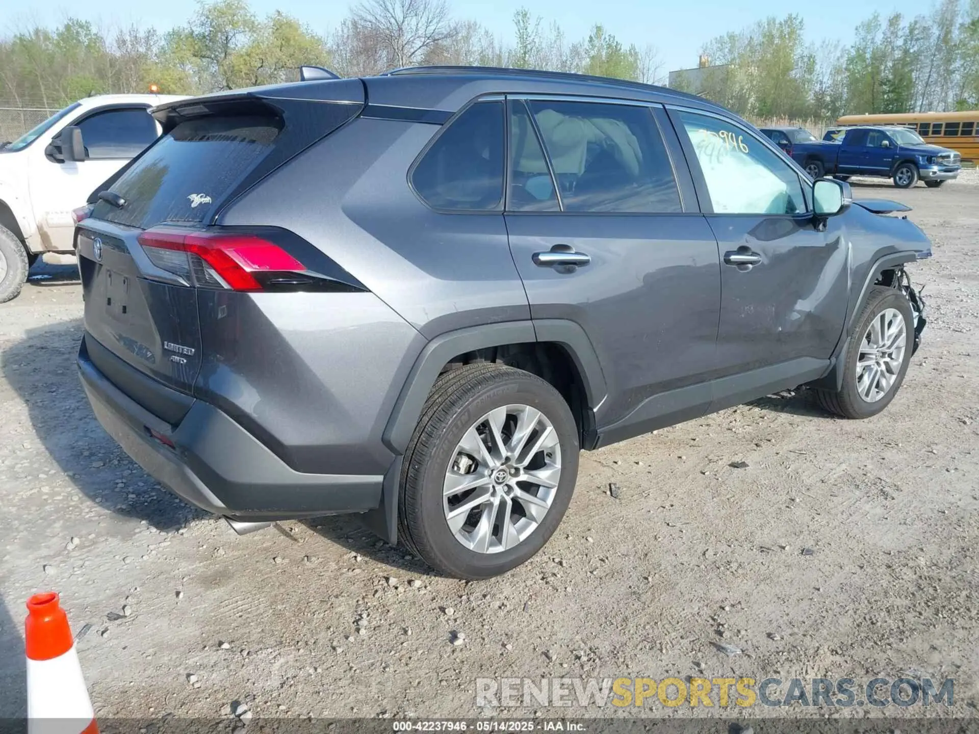 4 Photograph of a damaged car 2T3N1RFV1PC389913 TOYOTA RAV4 2023